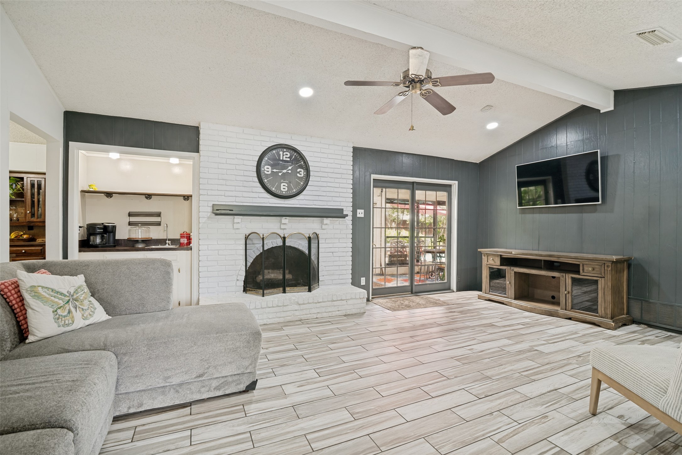 1217 Gardengate Circle Garland TX 75043