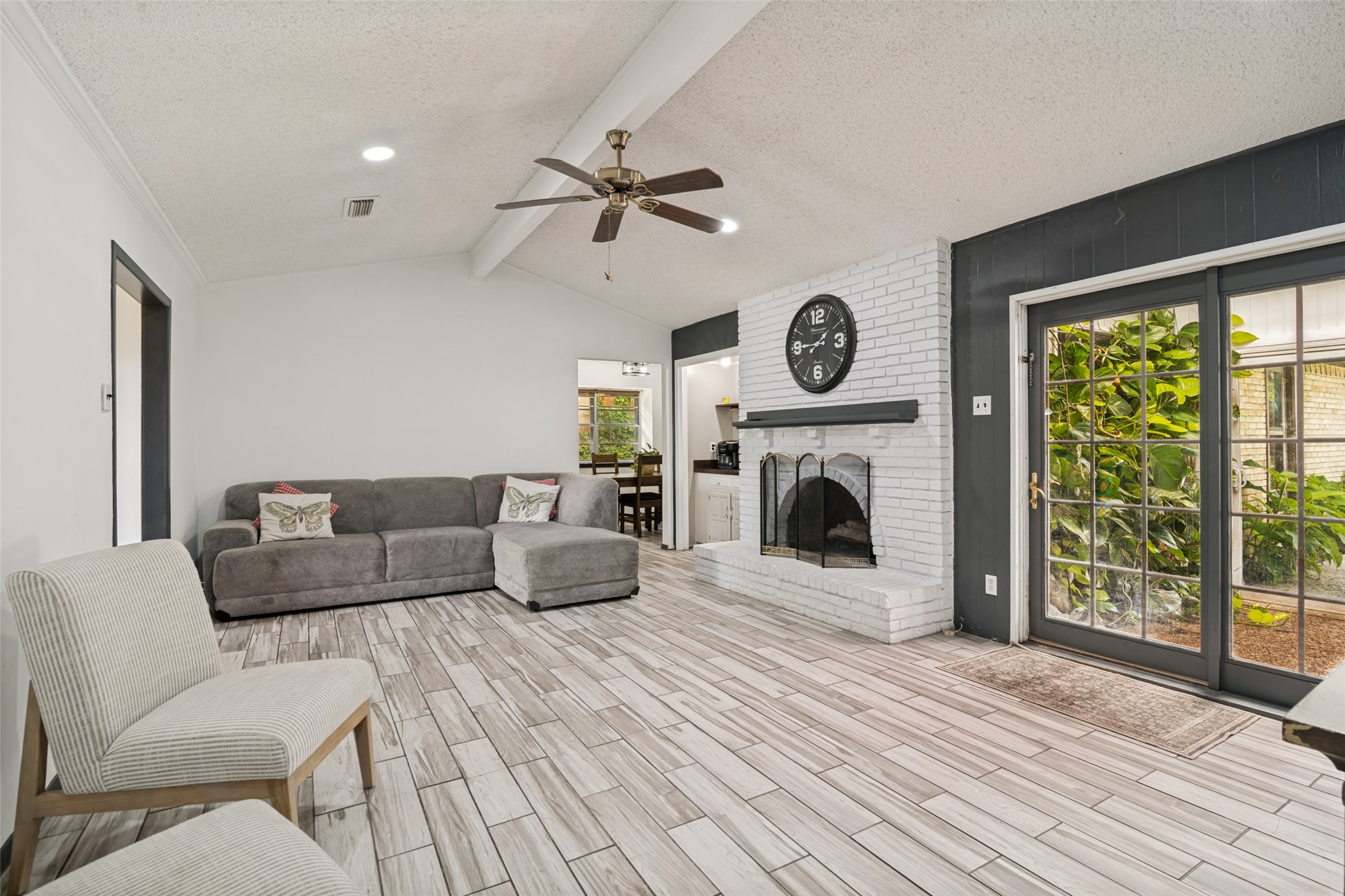 1217 Gardengate Circle Garland TX 75043