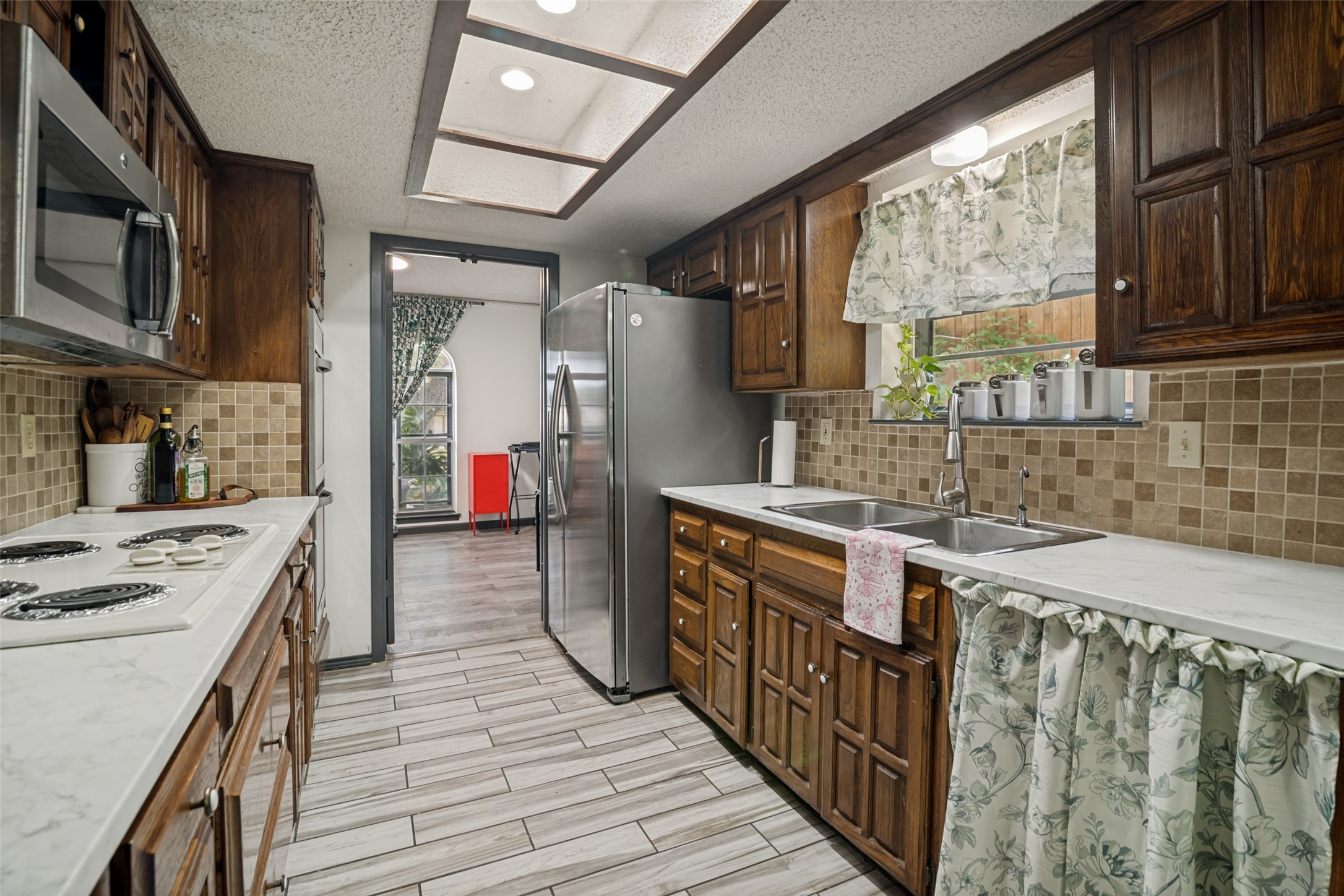 1217 Gardengate Circle Garland TX 75043