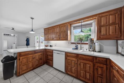 709 S Oak Street Van TX 75790
