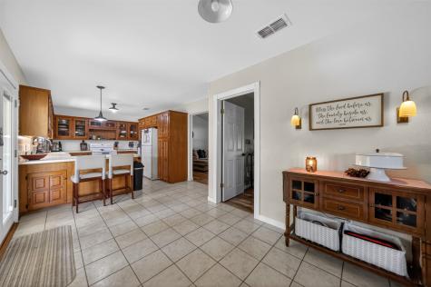 709 S Oak Street Van TX 75790