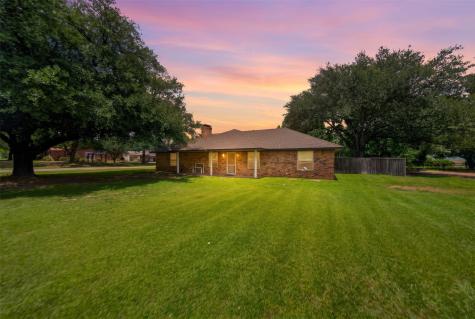 709 S Oak Street Van TX 75790