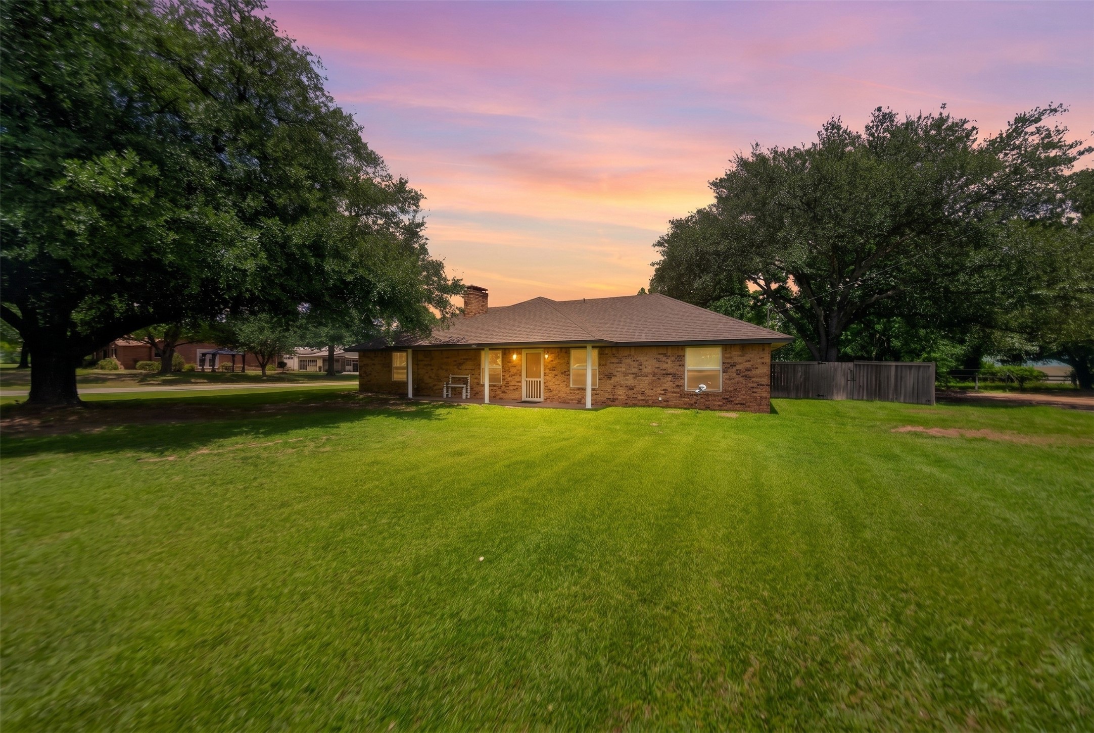 709 S Oak Street Van TX 75790