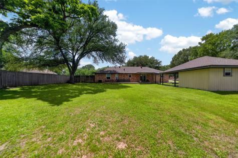 709 S Oak Street Van TX 75790