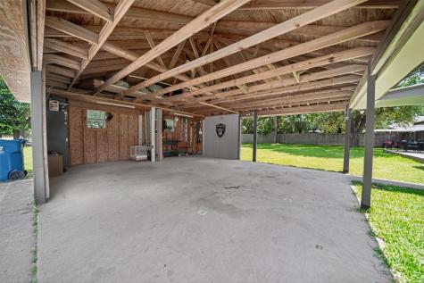 709 S Oak Street Van TX 75790