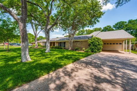 1017 Sleepy Hollow Drive N Irving TX 75061