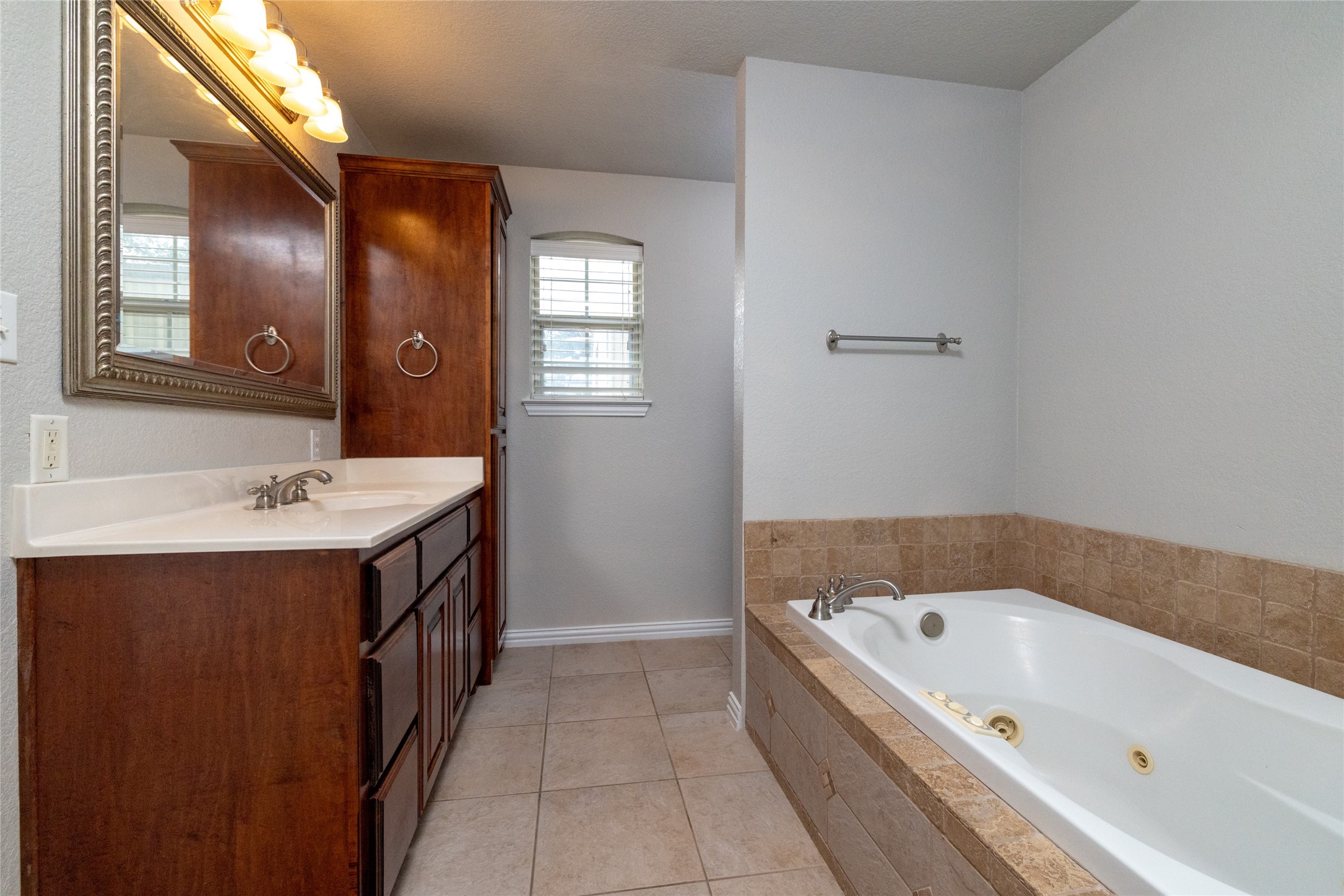 365 Cimmarron Trail Runaway Bay TX 76426