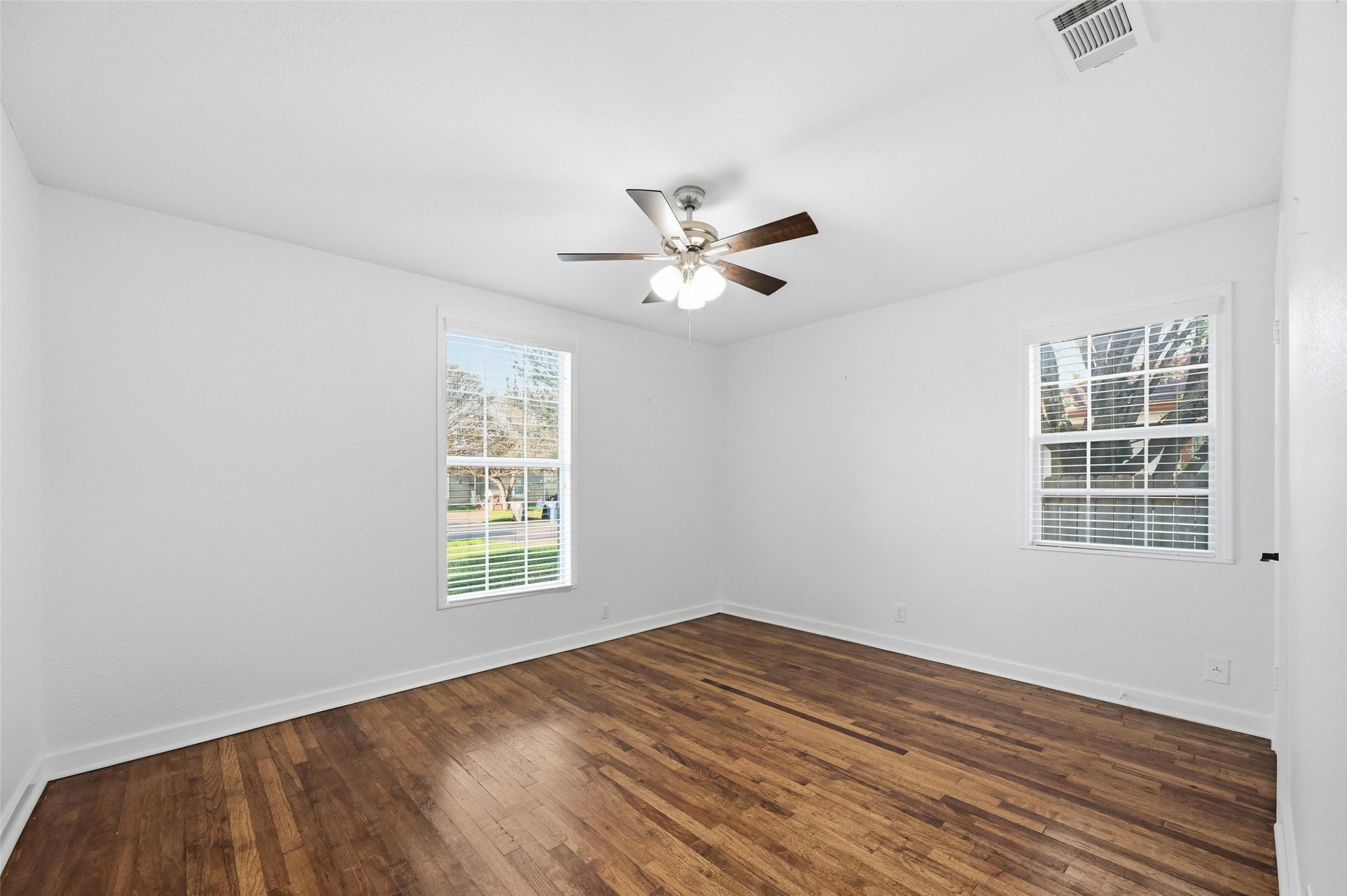 1654 Hansboro Avenue Dallas TX 75224