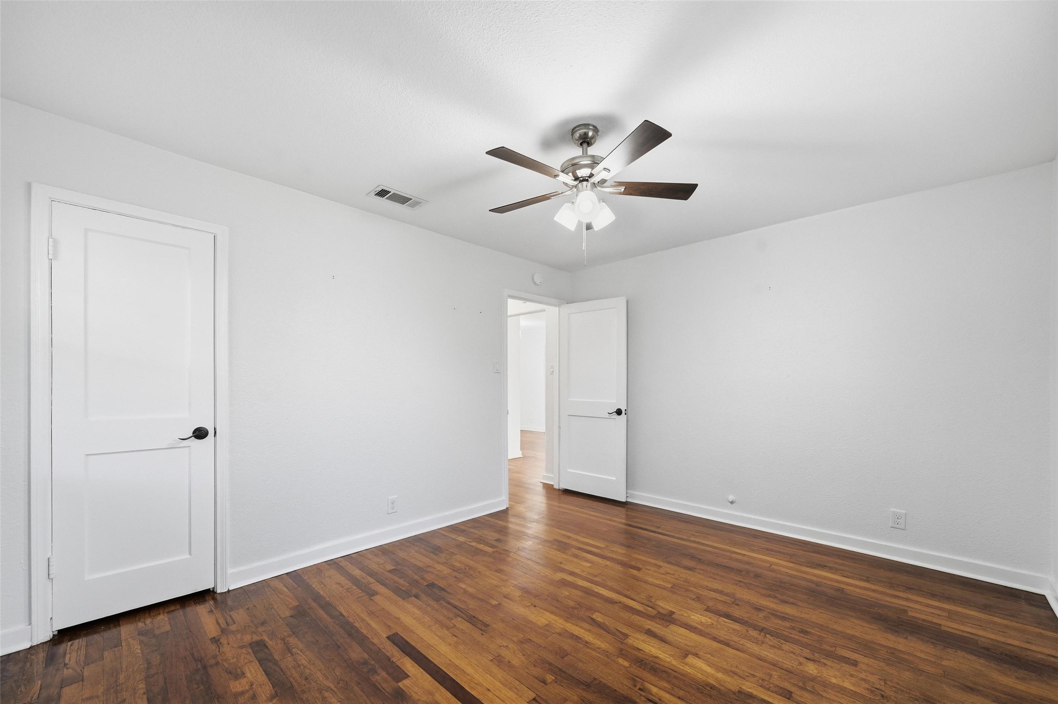1654 Hansboro Avenue Dallas TX 75224
