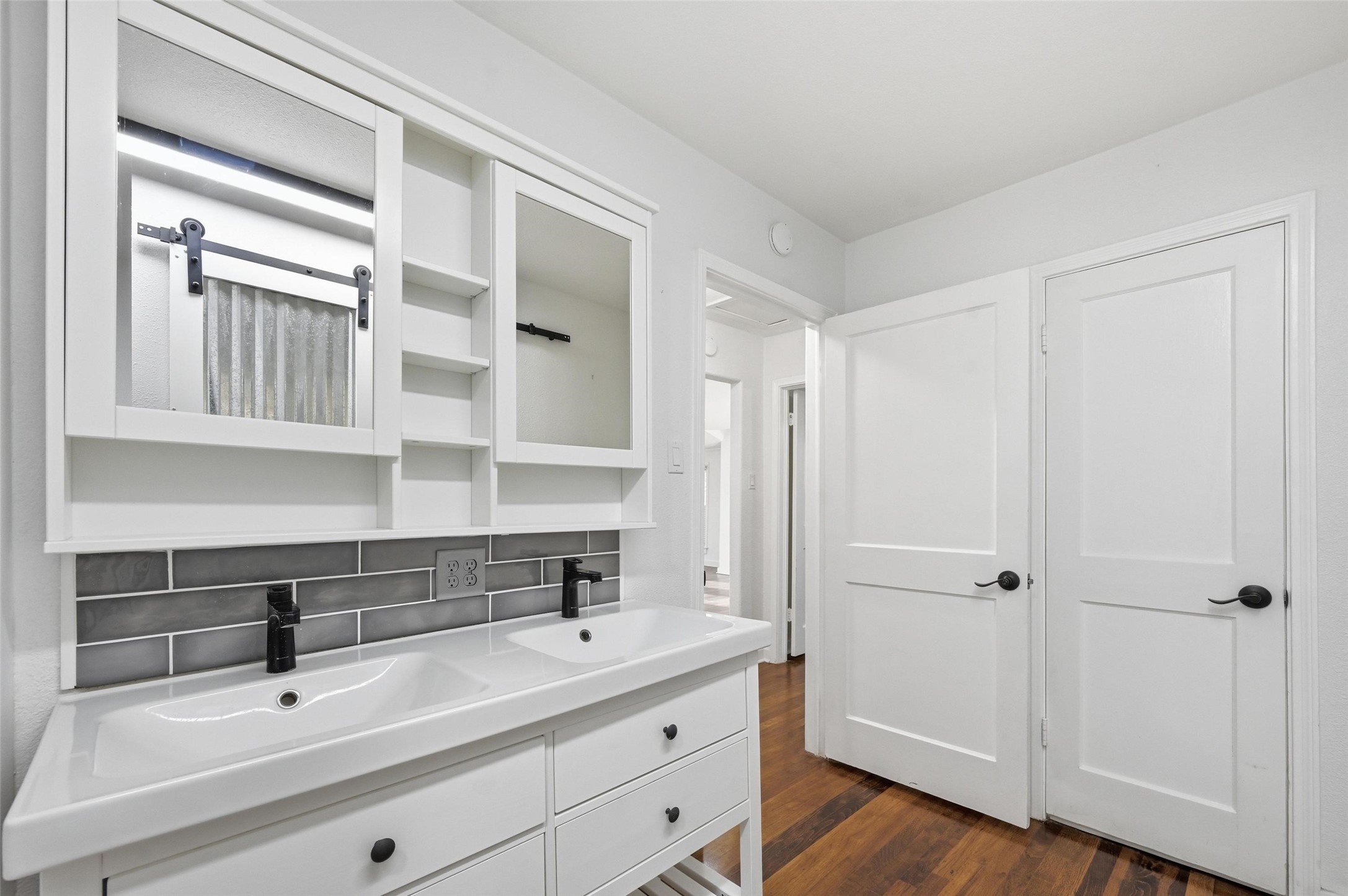 1654 Hansboro Avenue Dallas TX 75224