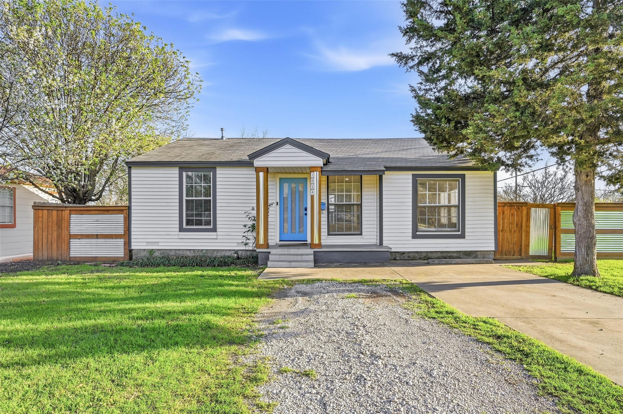 1654 Hansboro Avenue Dallas TX 75224