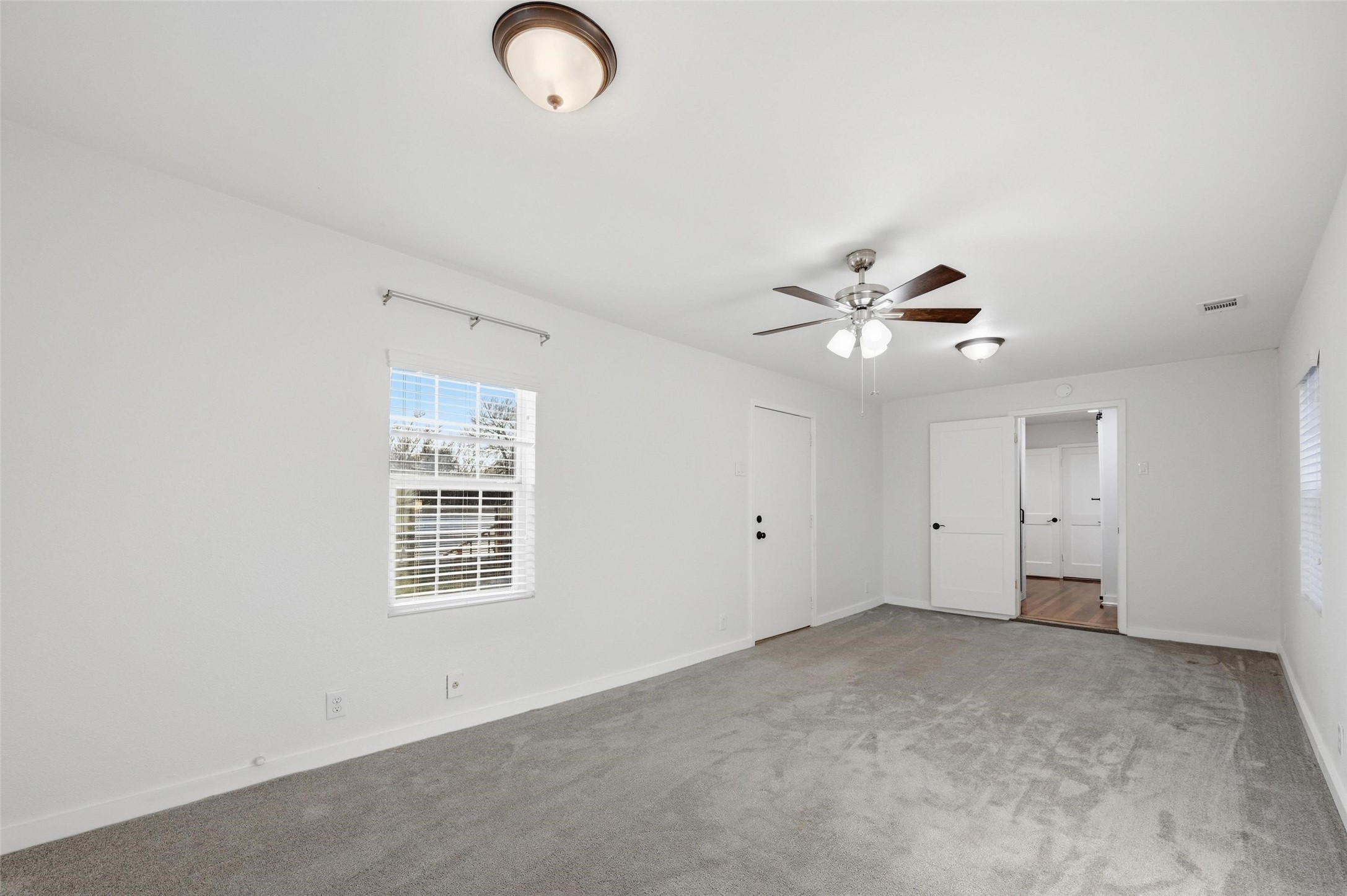 1654 Hansboro Avenue Dallas TX 75224