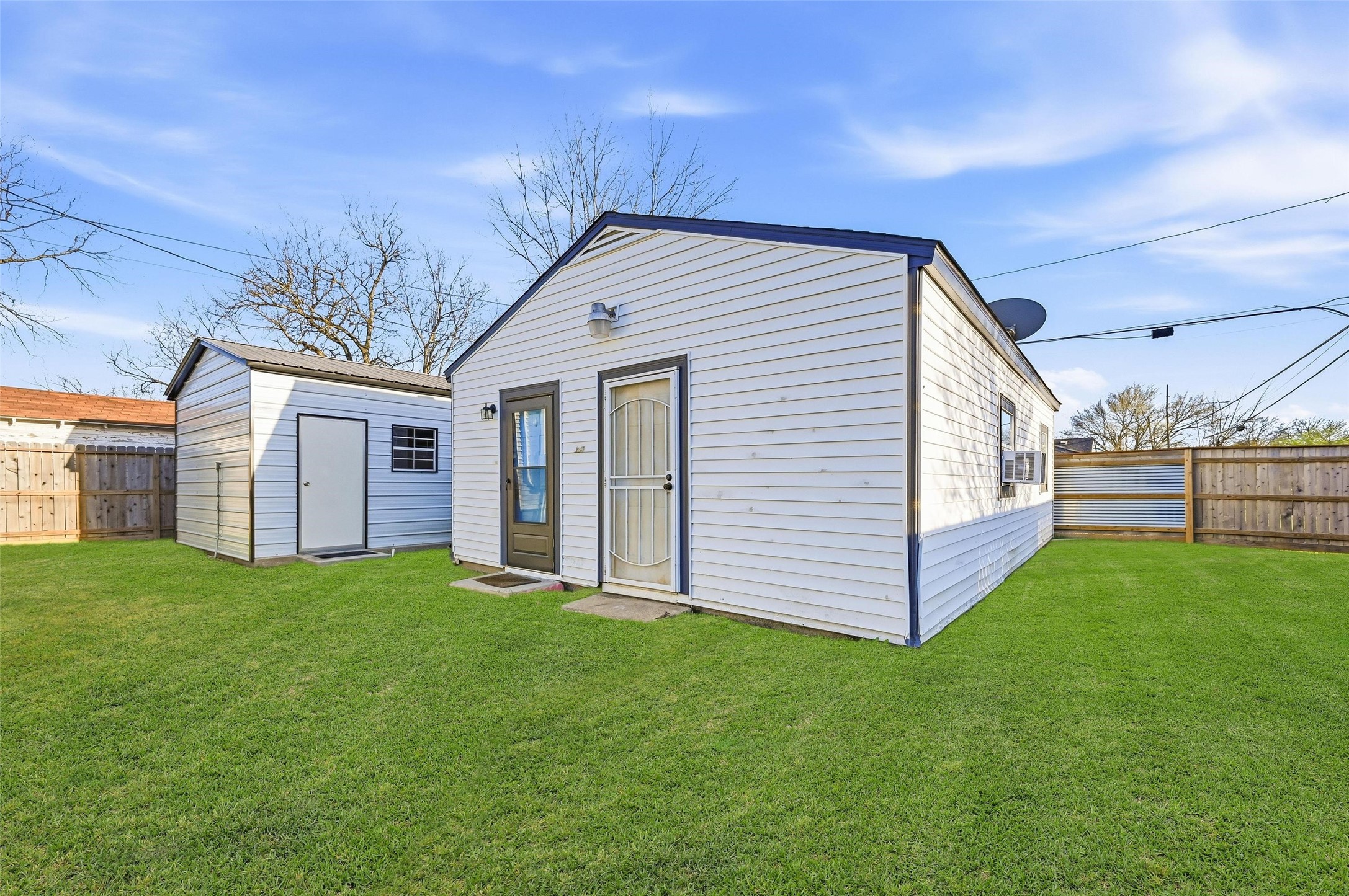 1654 Hansboro Avenue Dallas TX 75224