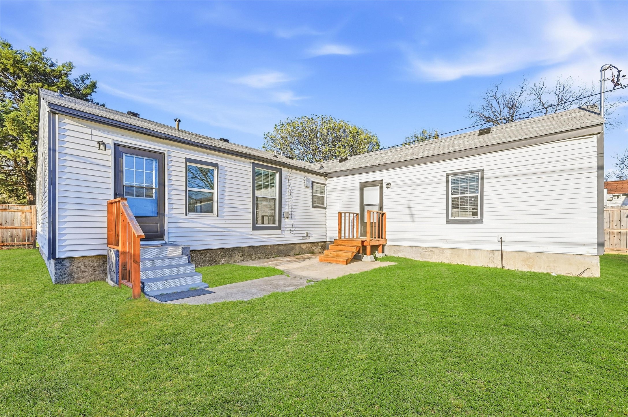 1654 Hansboro Avenue Dallas TX 75224