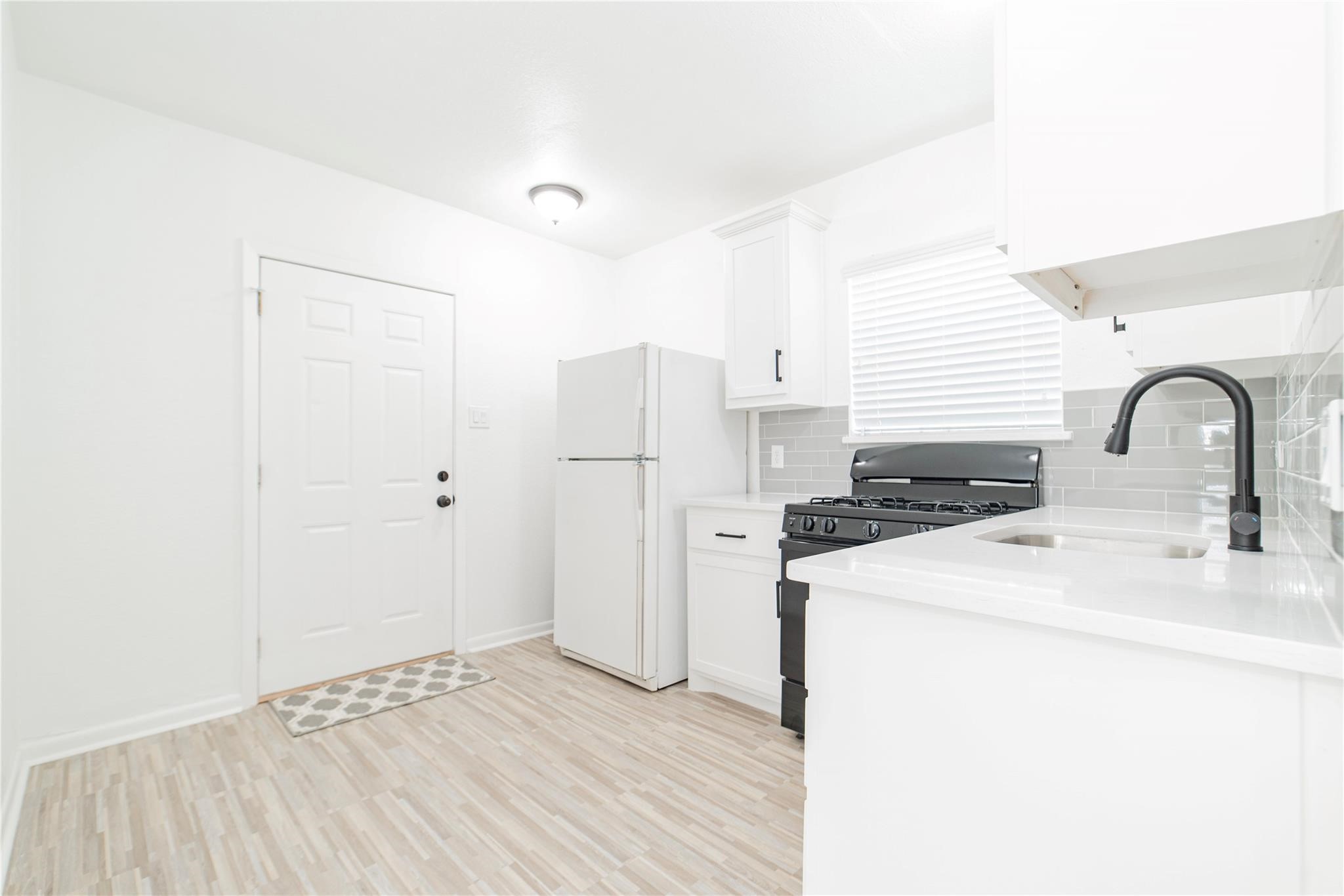 1654 Hansboro Avenue Dallas TX 75224