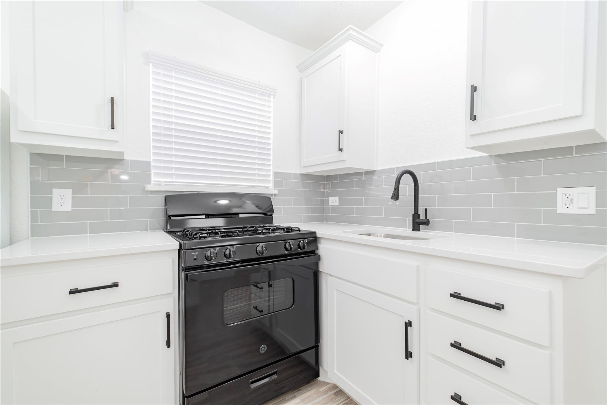1654 Hansboro Avenue Dallas TX 75224