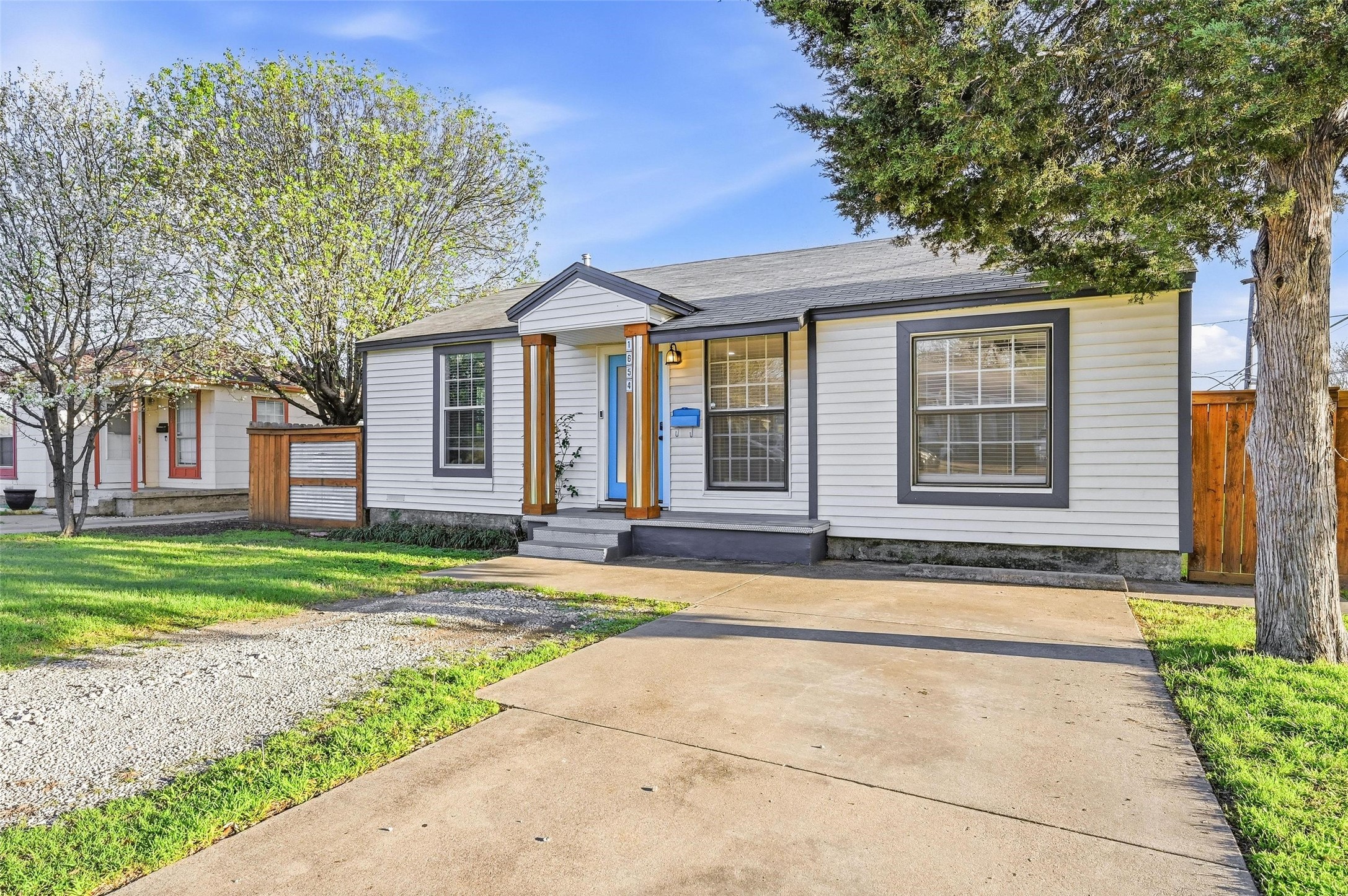 1654 Hansboro Avenue Dallas TX 75224