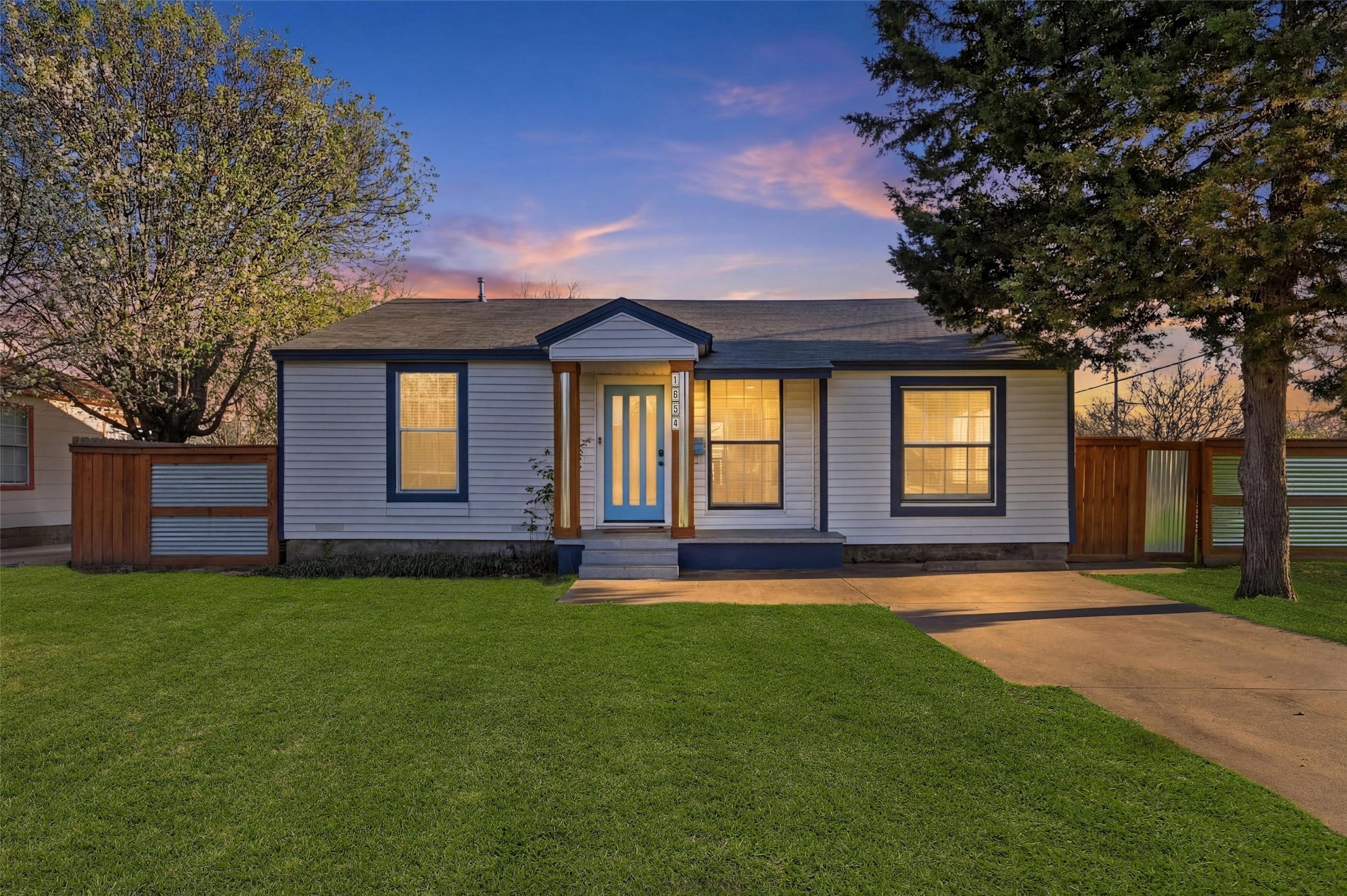 1654 Hansboro Avenue Dallas TX 75224