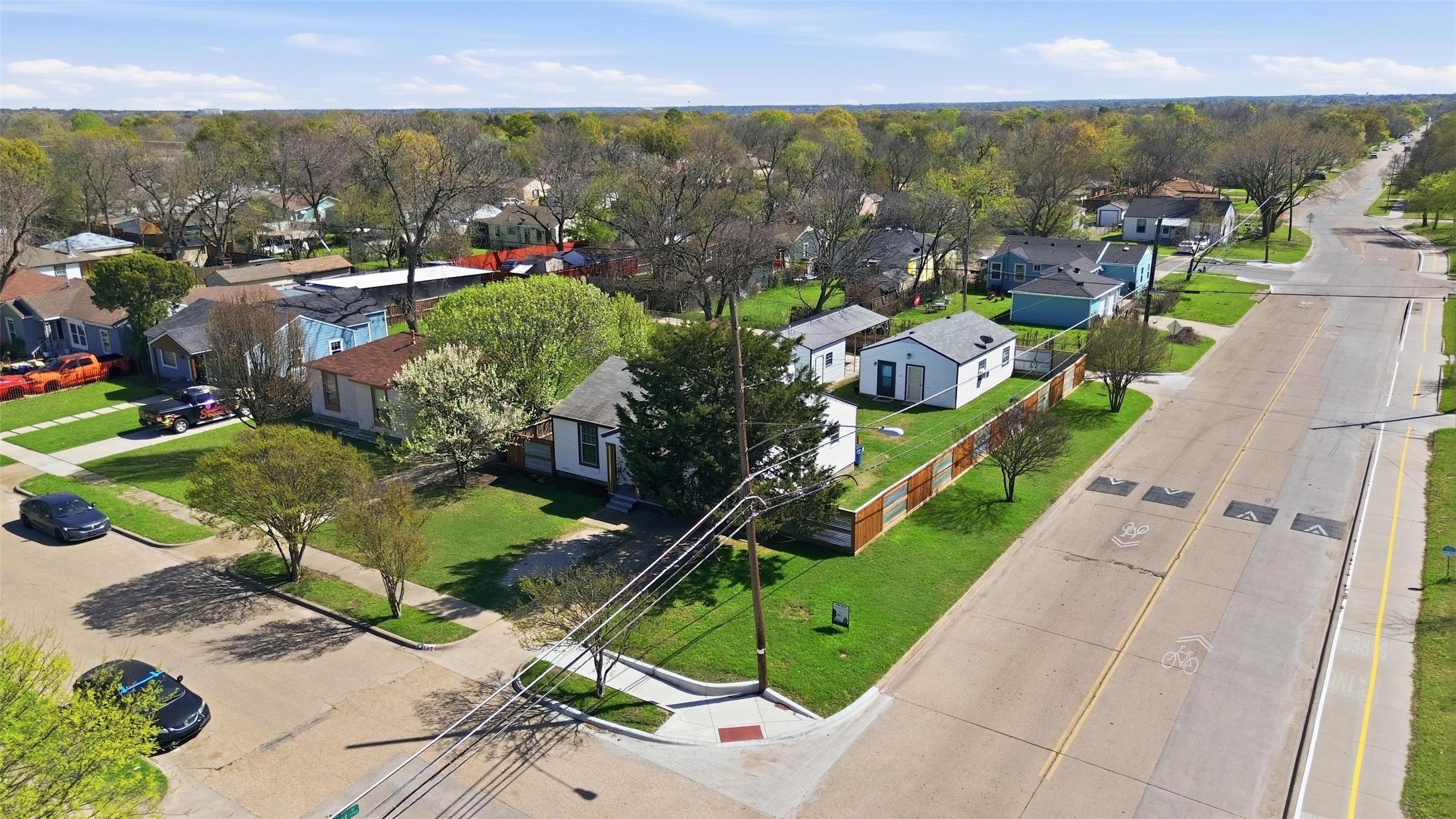 1654 Hansboro Avenue Dallas TX 75224