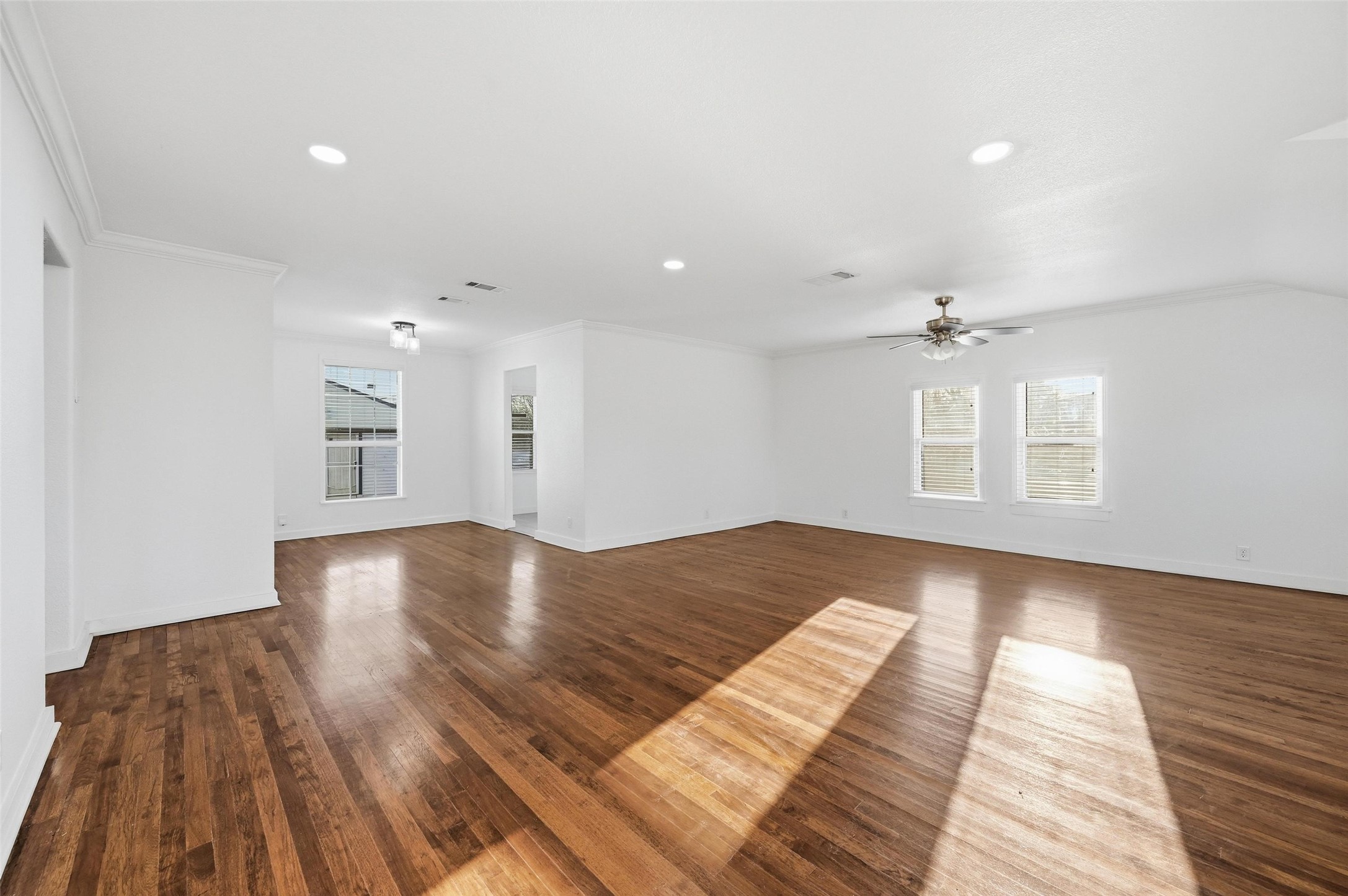 1654 Hansboro Avenue Dallas TX 75224