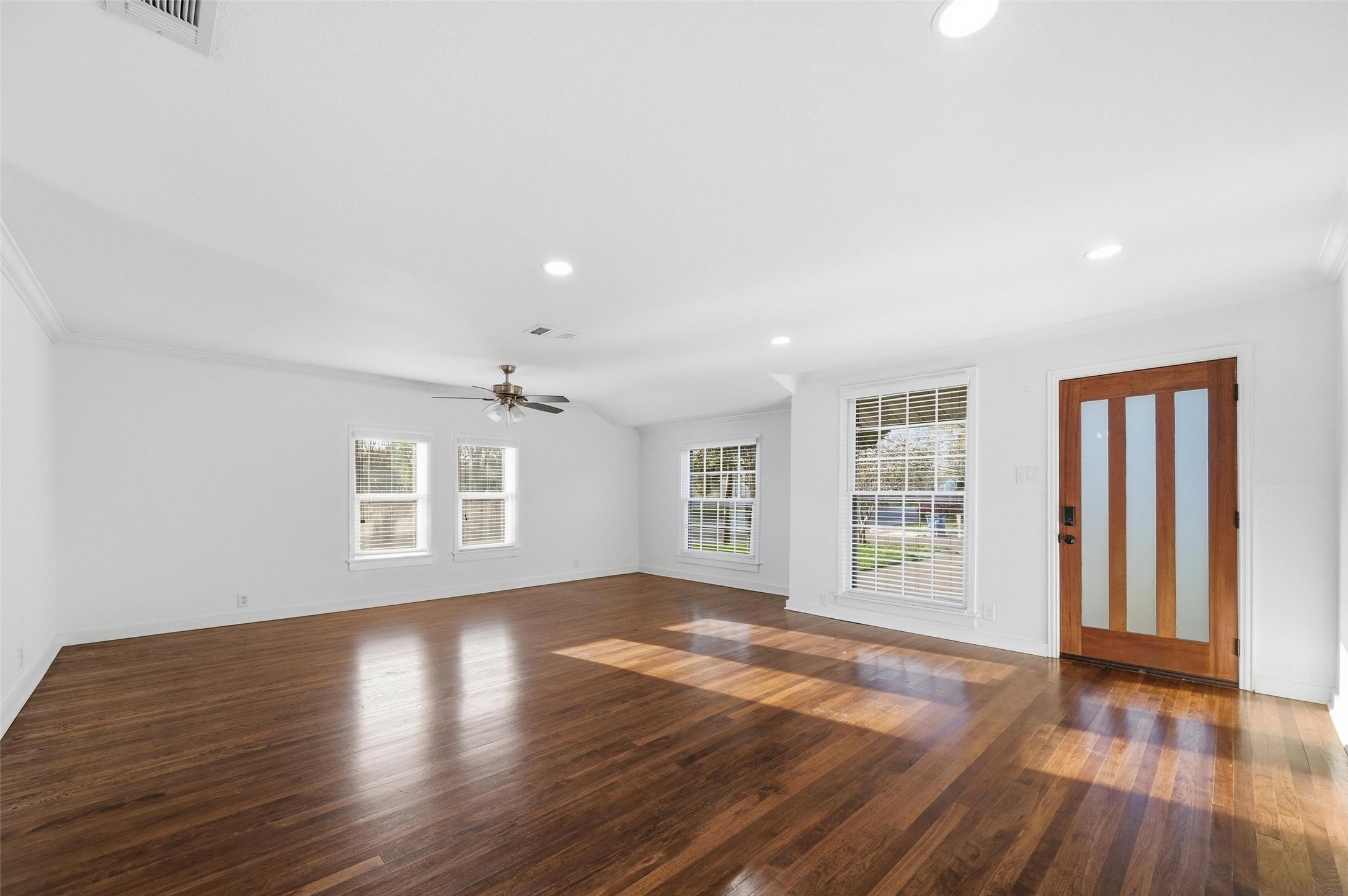 1654 Hansboro Avenue Dallas TX 75224