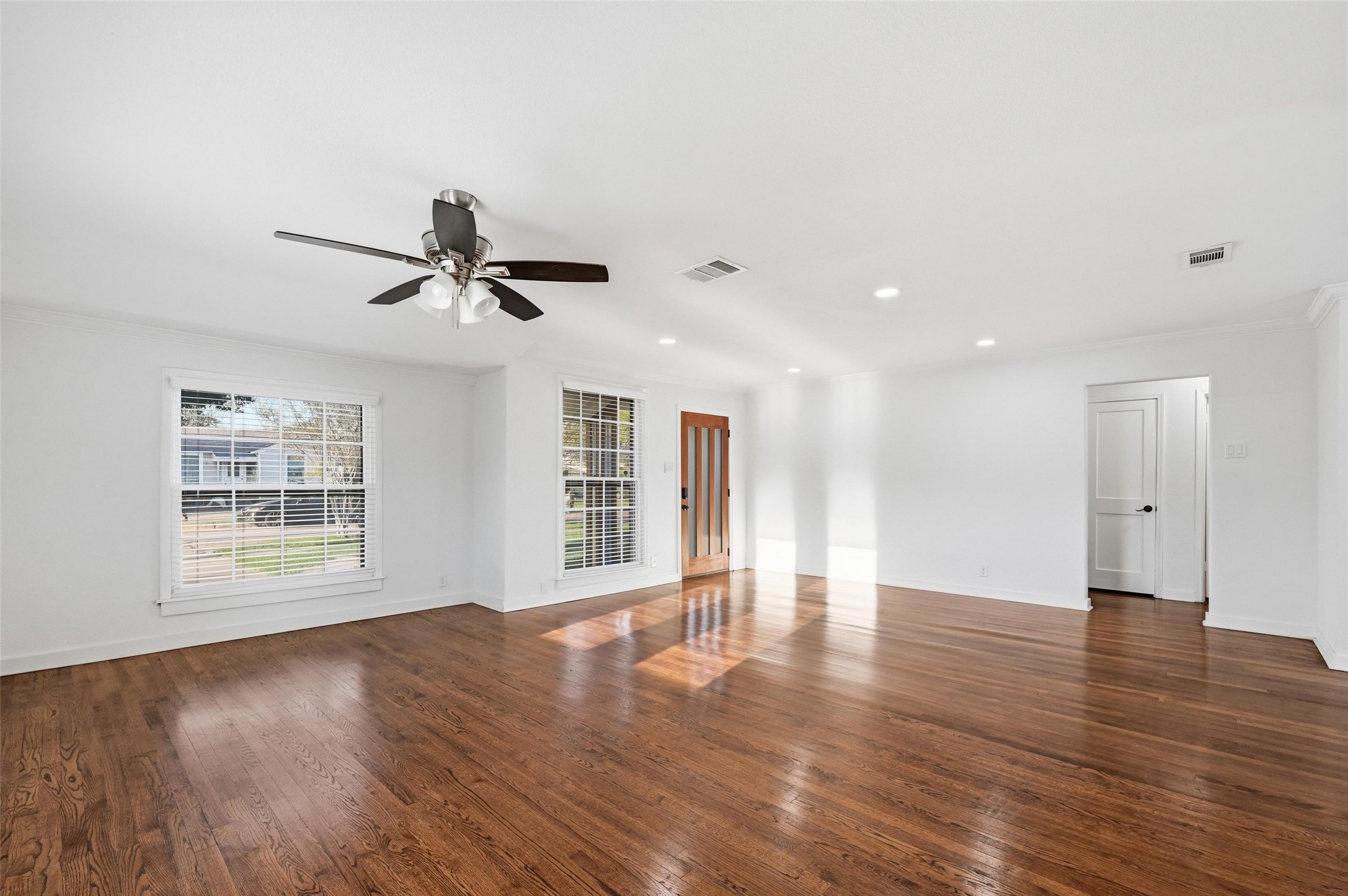 1654 Hansboro Avenue Dallas TX 75224