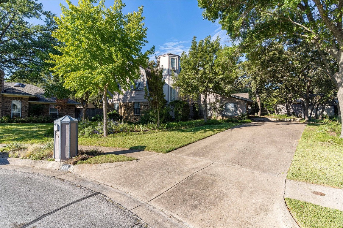 200 Eagle Court Bedford TX 76021
