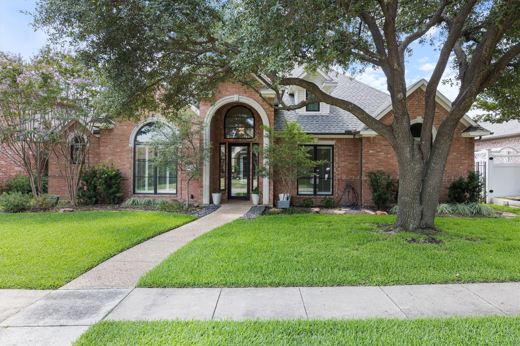 1912 Country Meadow Lane Richardson TX 75081