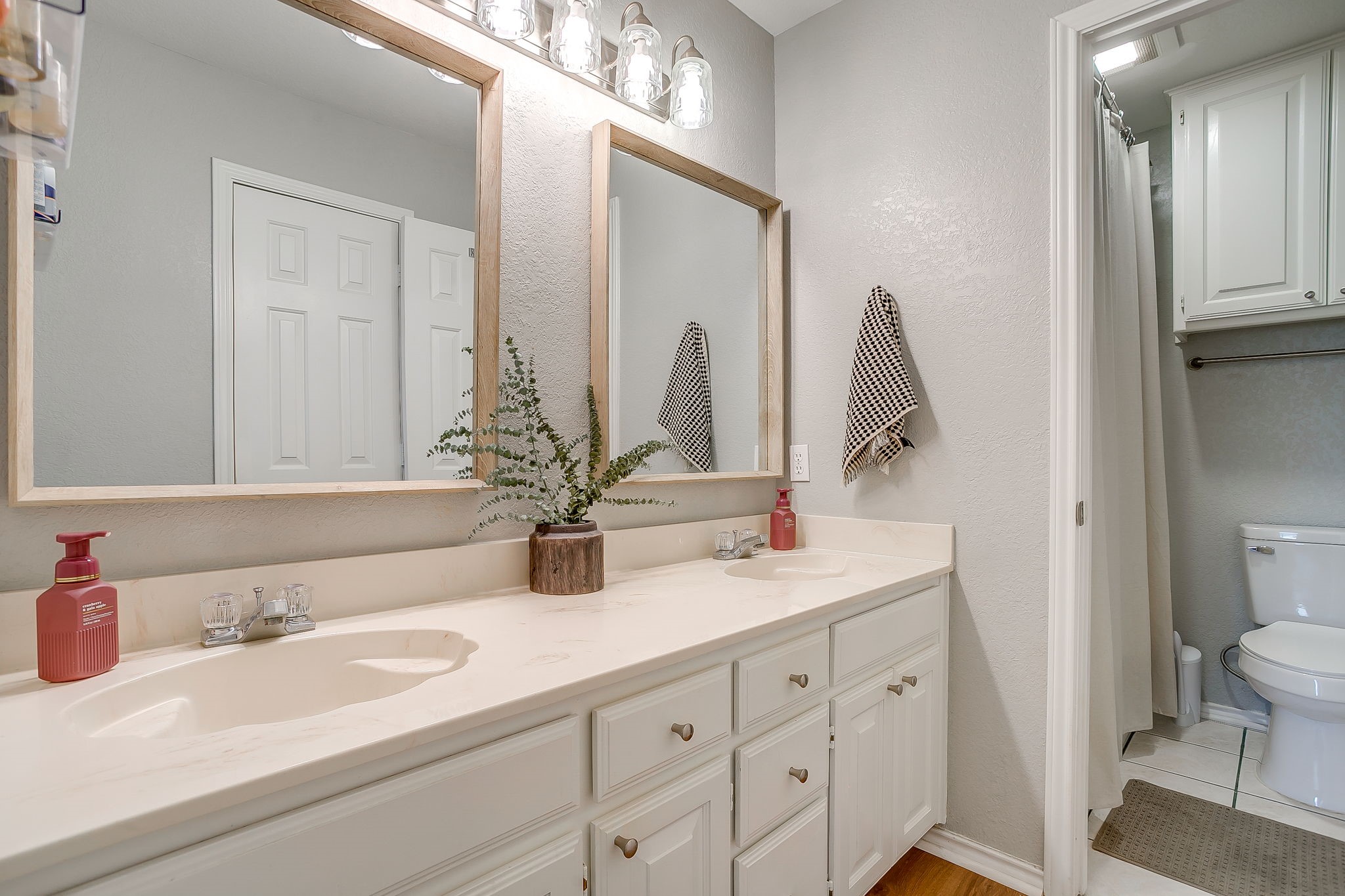 841 Park Meadow Lane Burleson TX 76028