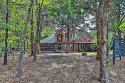 237 County Road 2250 Valley View TX 76272