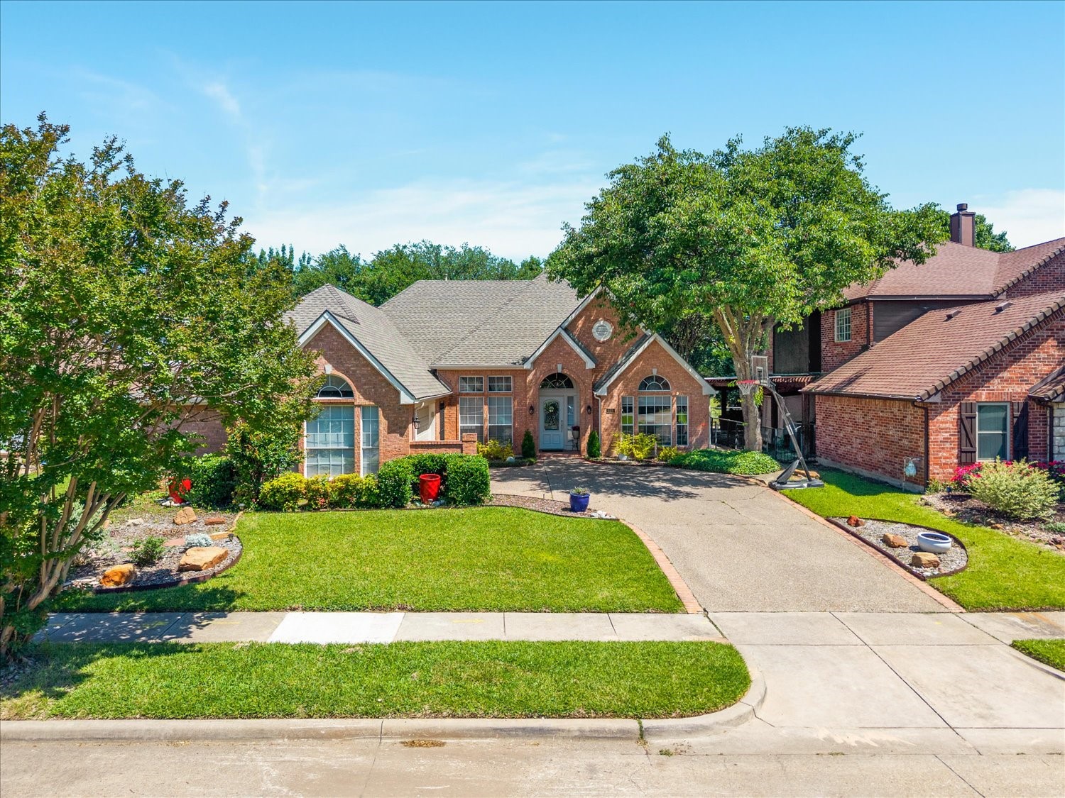 521 Palm Desert Drive Garland TX 75044
