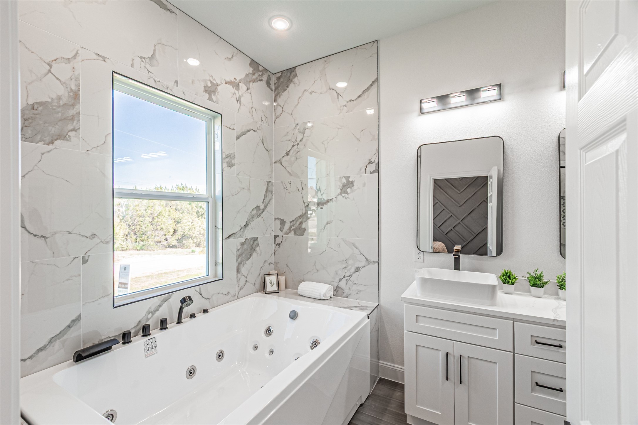 2406 Beverly Drive Granbury TX 76048