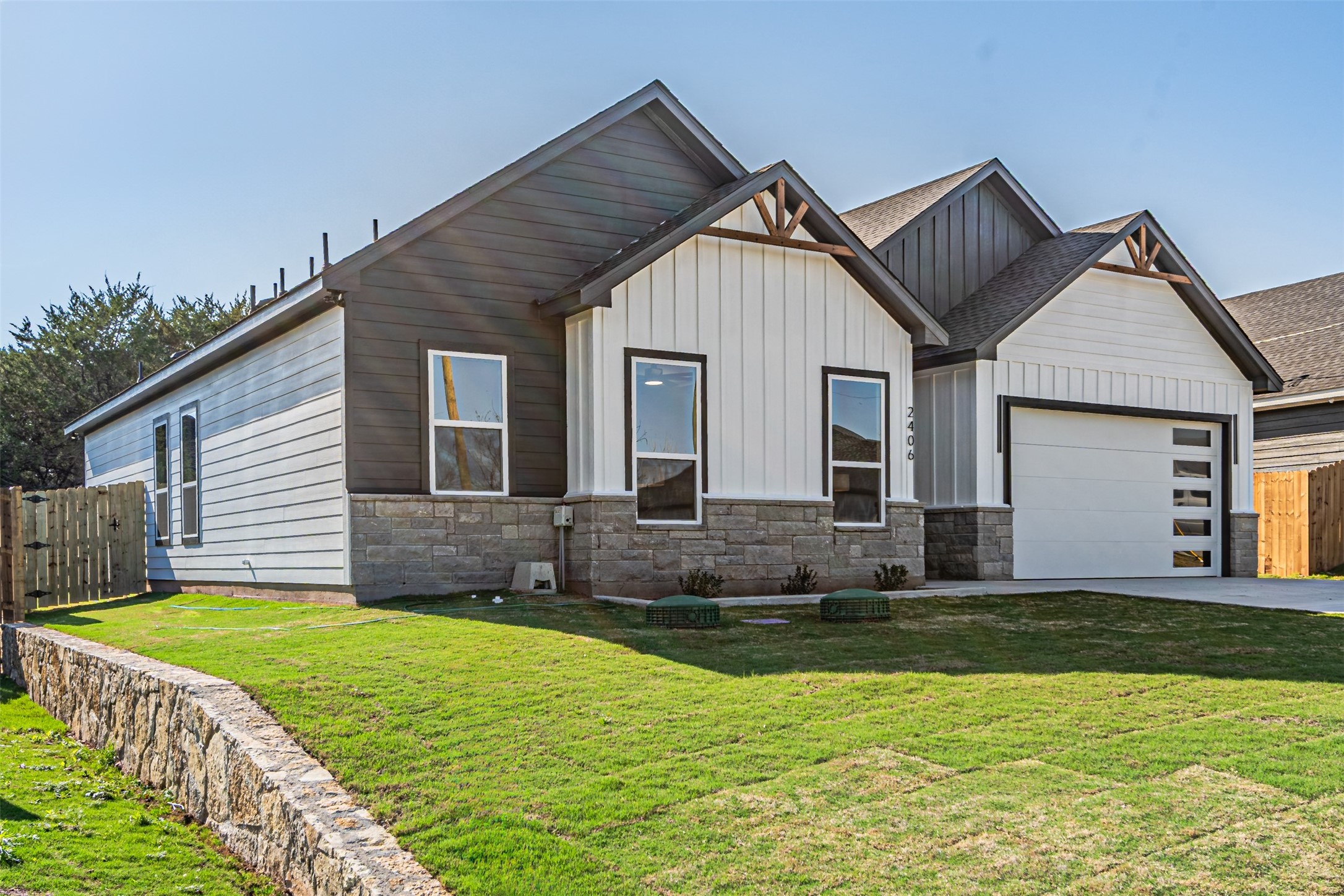 2406 Beverly Drive Granbury TX 76048