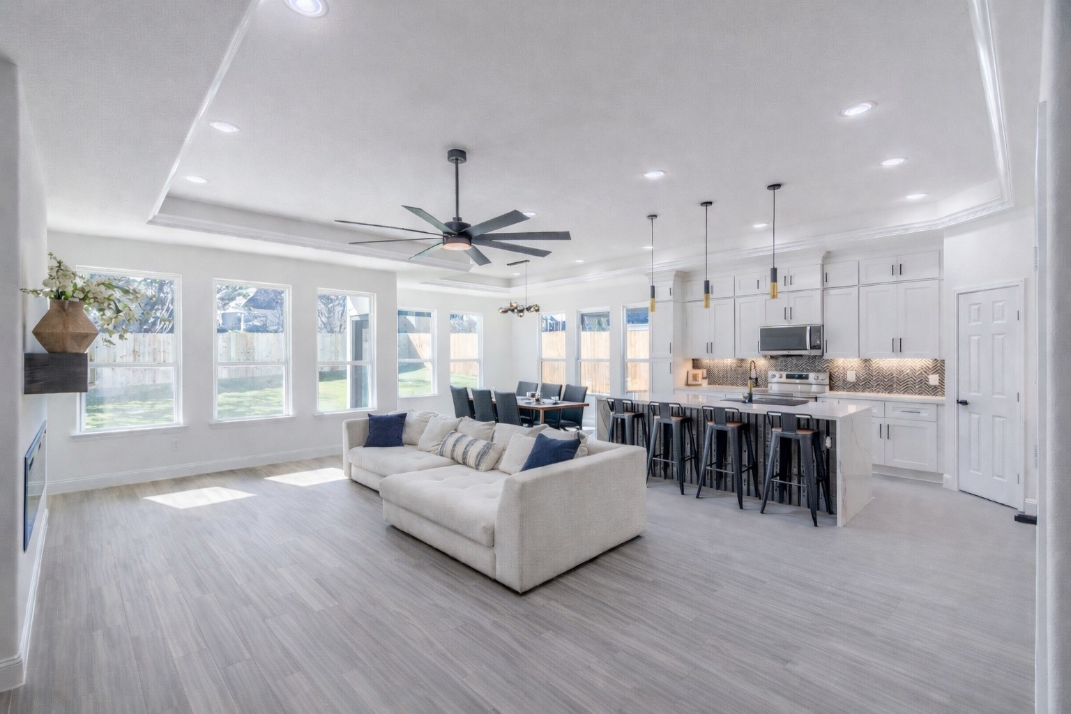 2406 Beverly Drive Granbury TX 76048