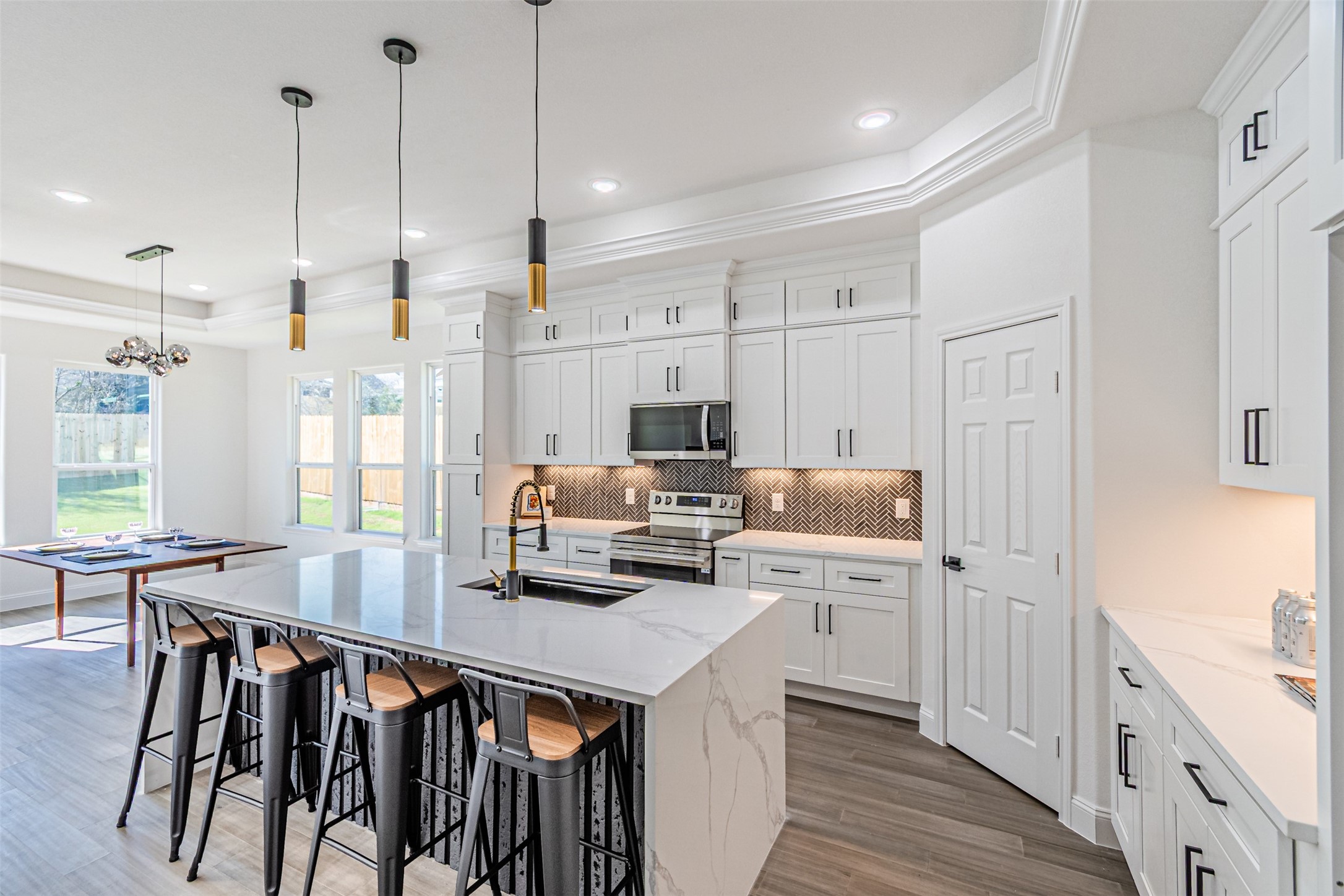 2406 Beverly Drive Granbury TX 76048