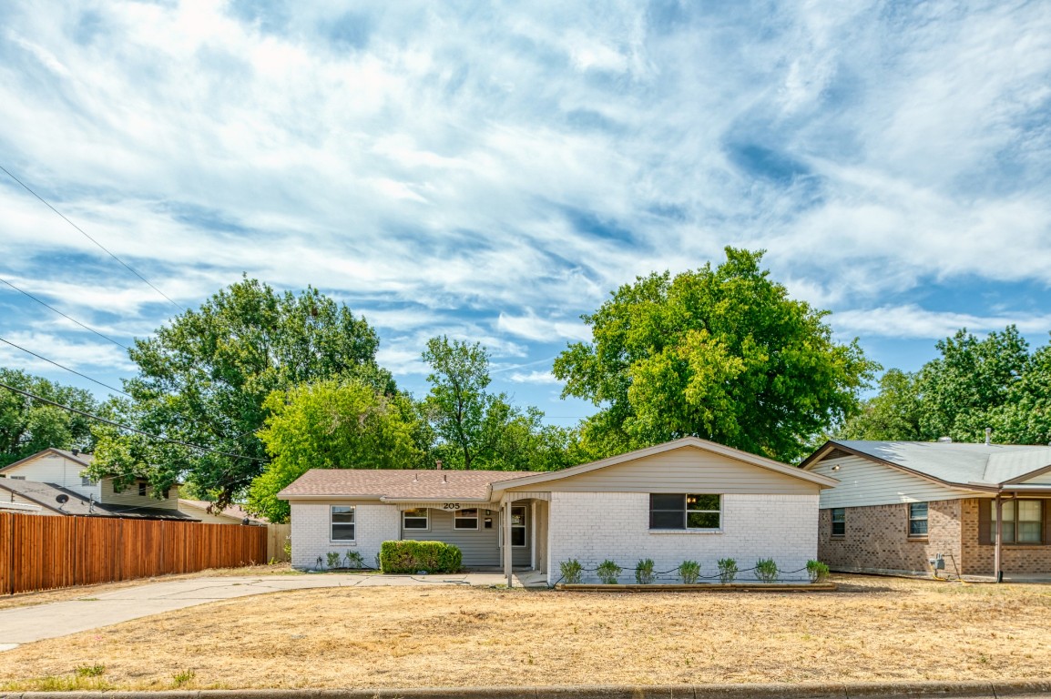 205 Palomino Drive Saginaw TX 76179