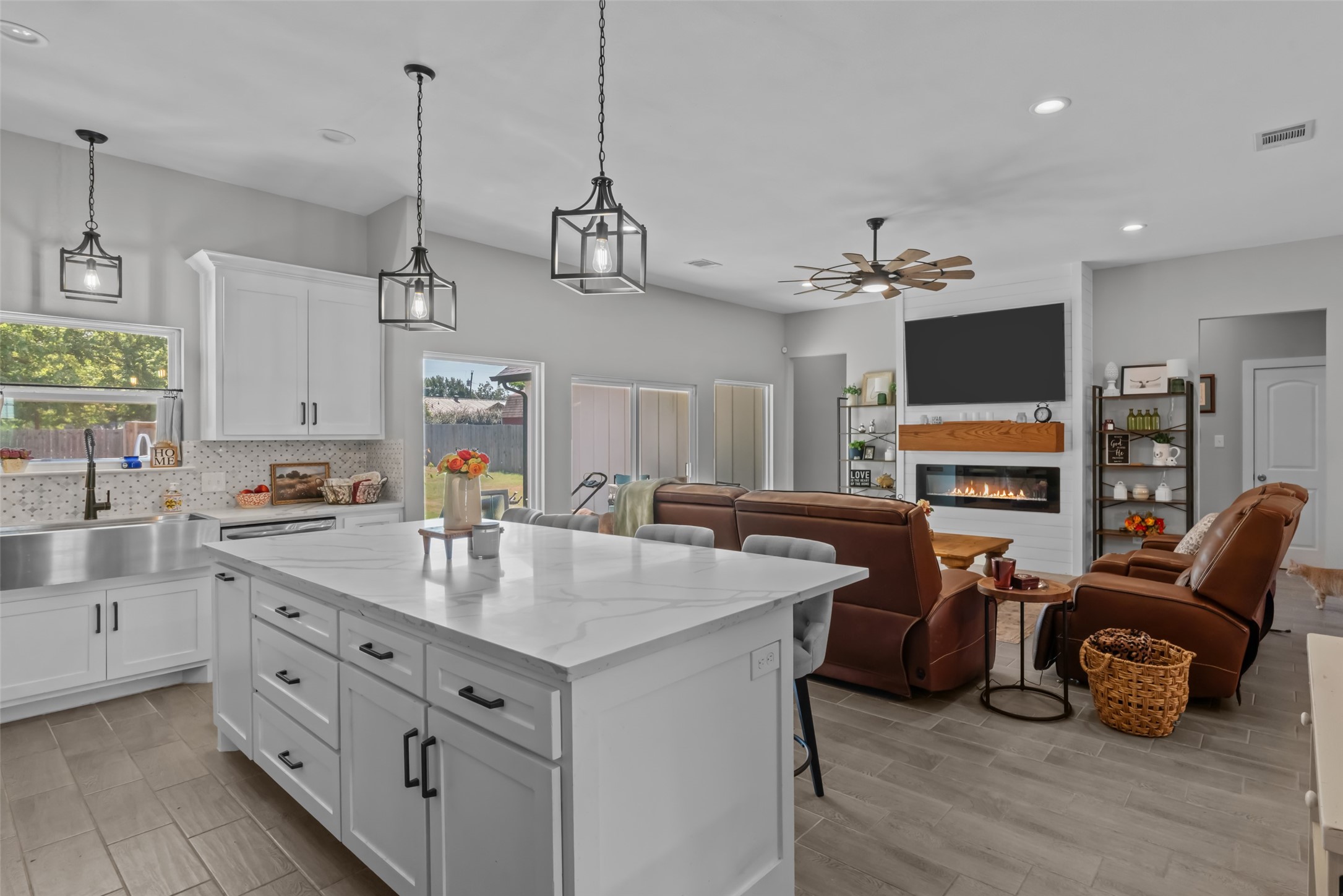 325 Berryhill Drive Springtown TX 76082