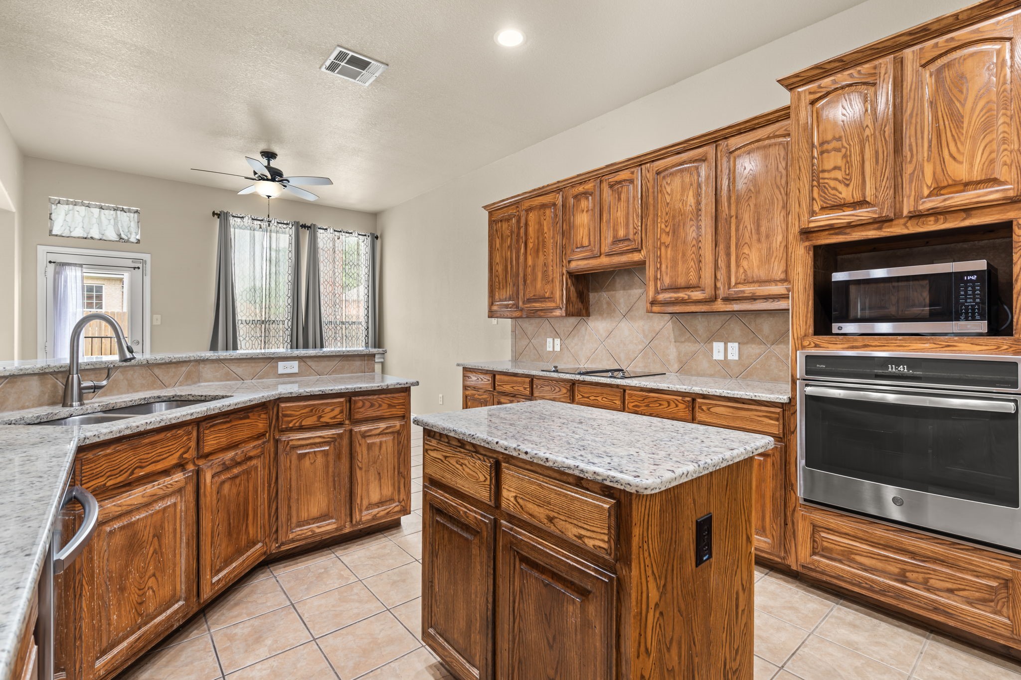 812 Sugar Hill Avenue Cleburne TX 76033
