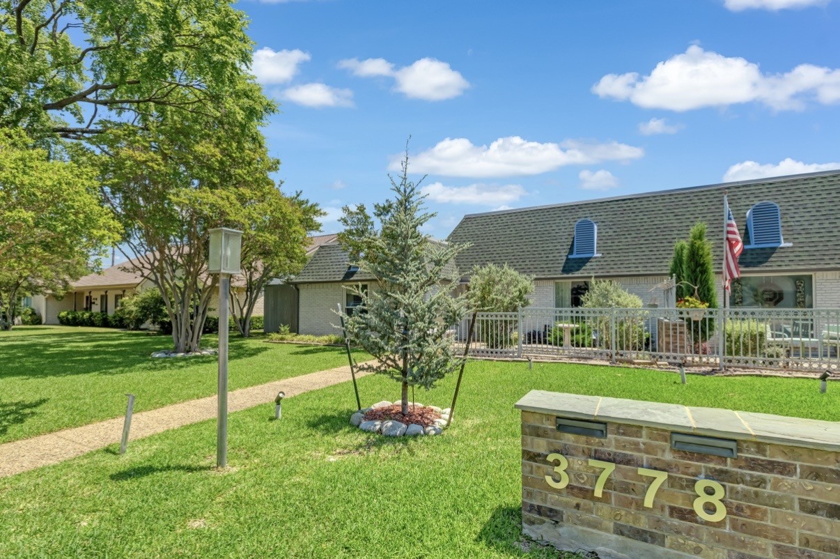 3778 Weeburn Drive Dallas TX 75229