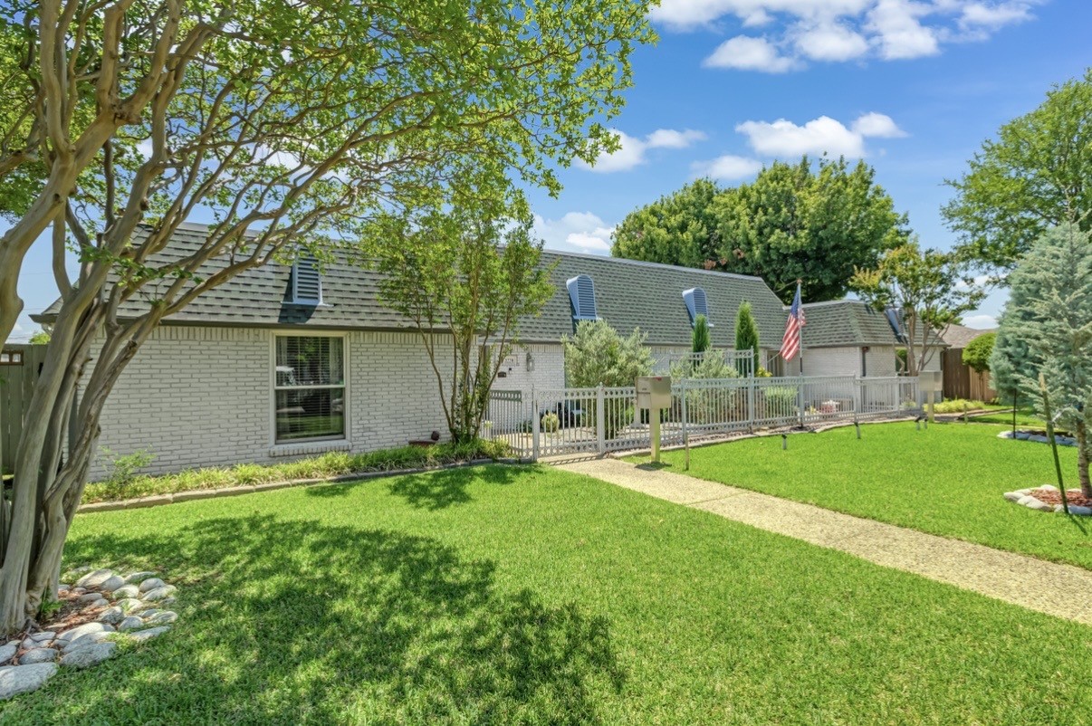 3778 Weeburn Drive Dallas TX 75229