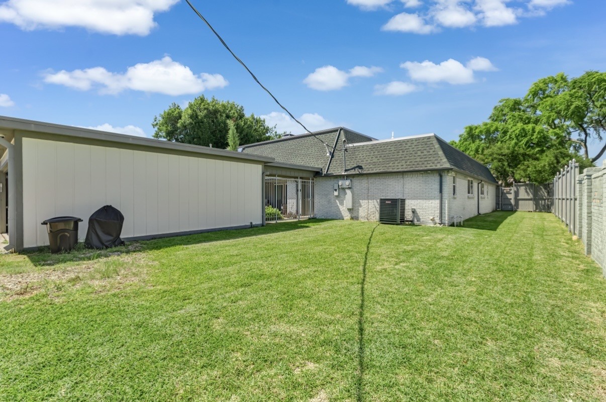3778 Weeburn Drive Dallas TX 75229