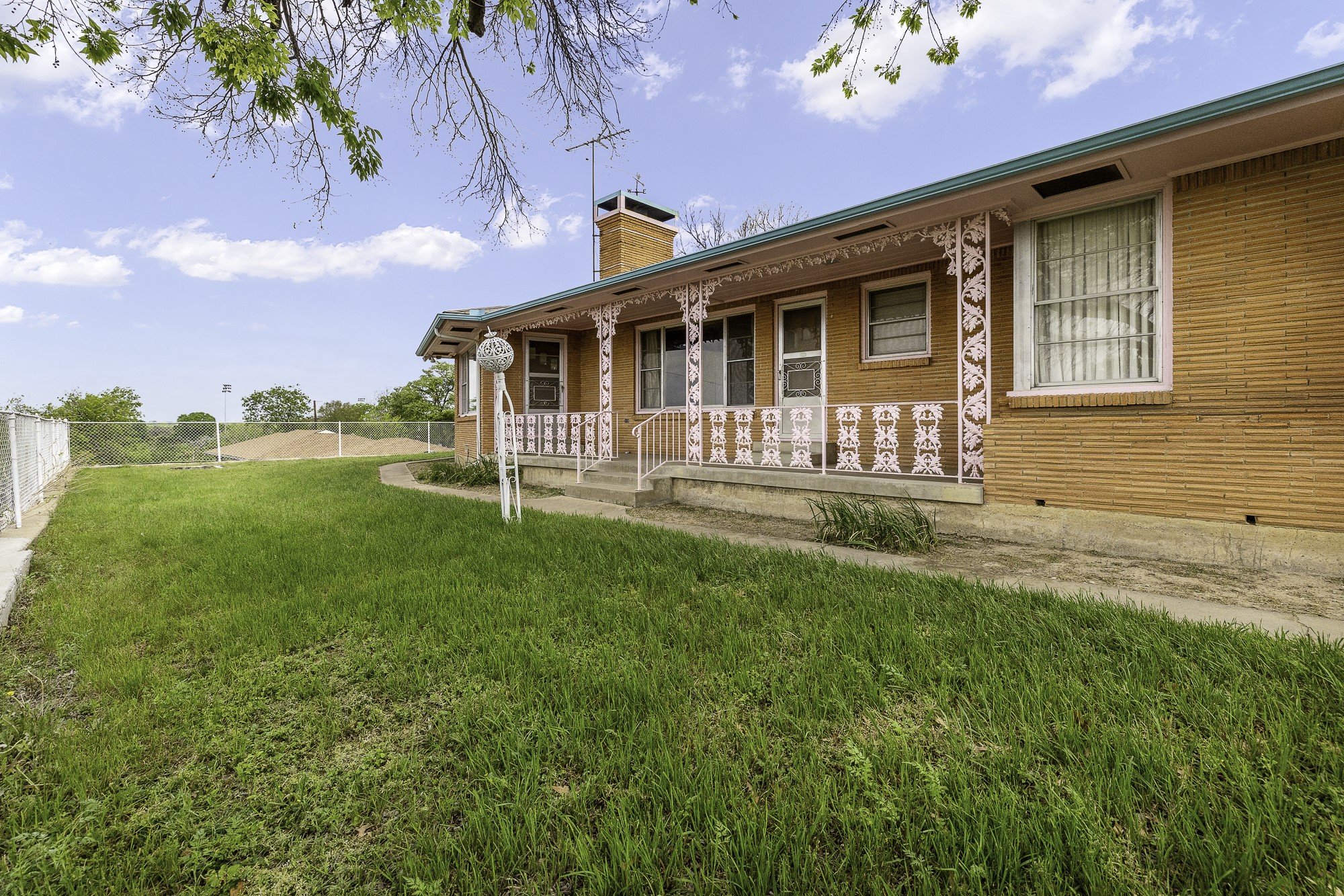 2000 Standifer Street Fort Worth TX 76164