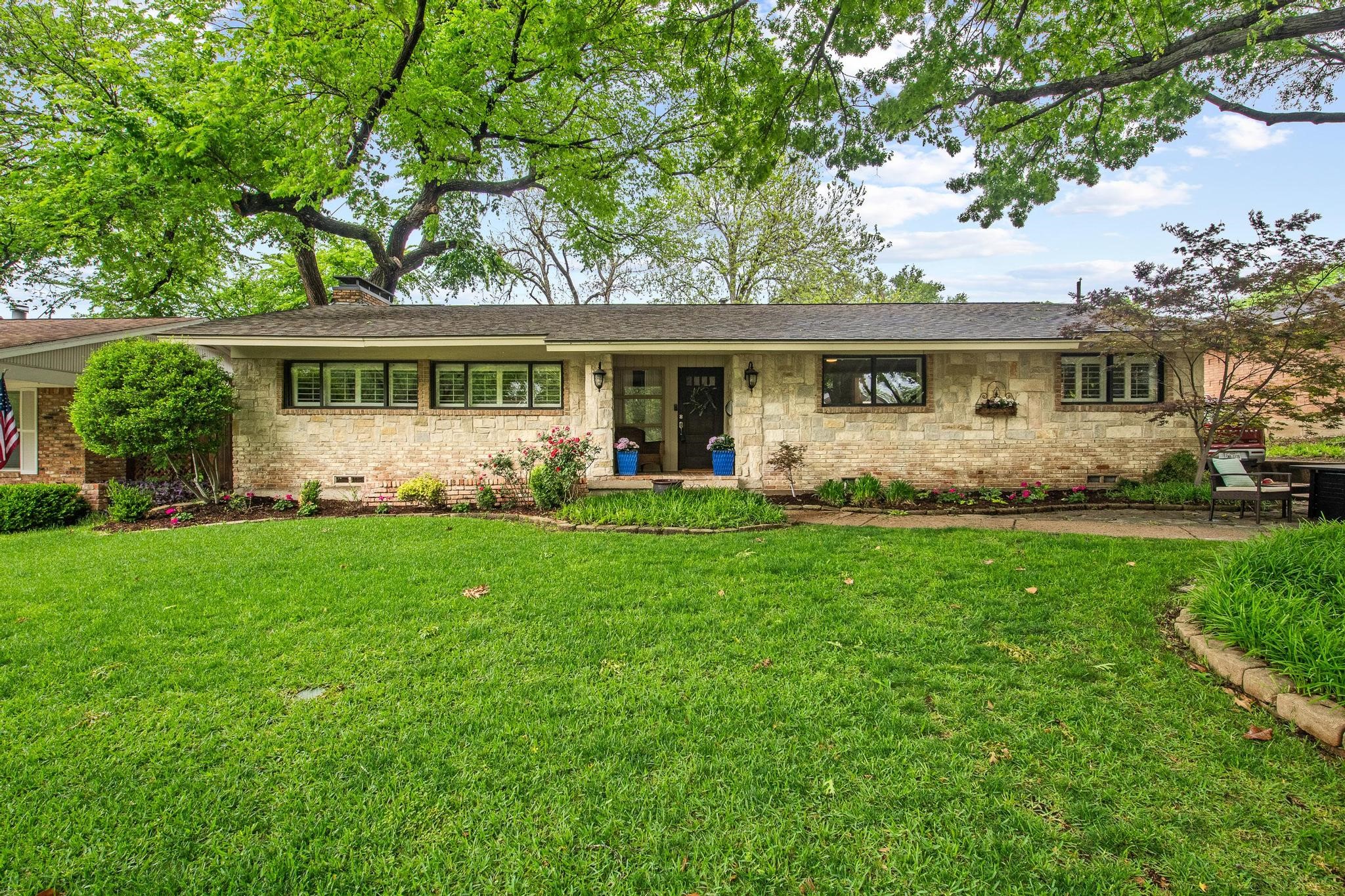 10111 Shadyview Drive Dallas TX 75238