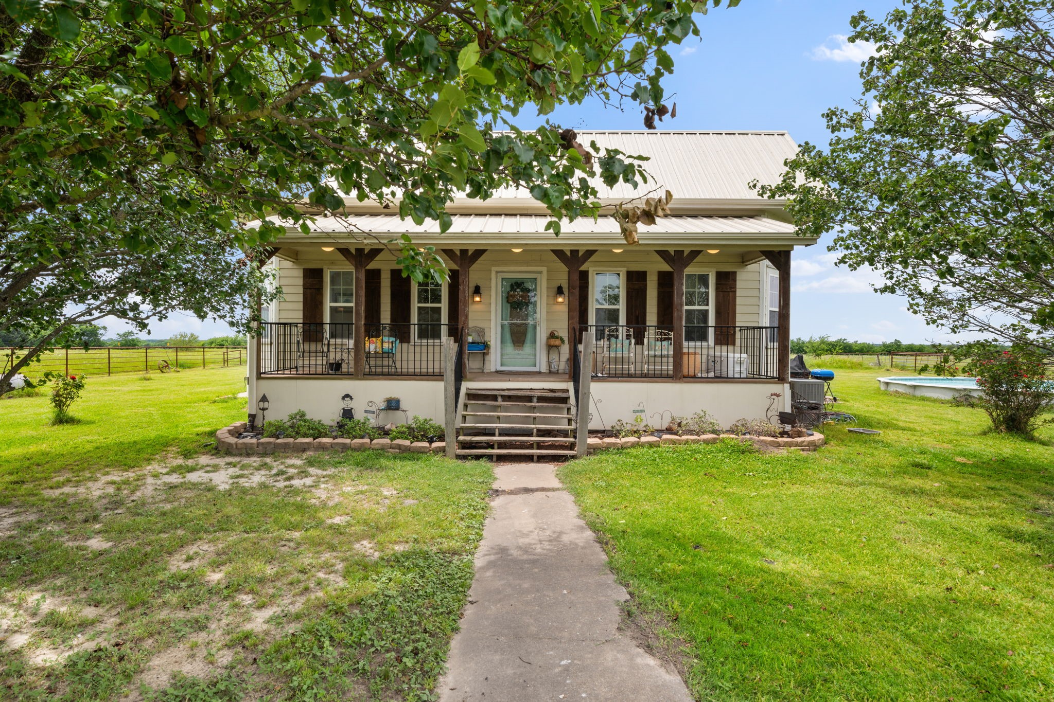 404 Fm 1566 W Wolfe City TX 75496