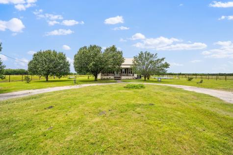 404 Fm 1566 W Wolfe City TX 75496