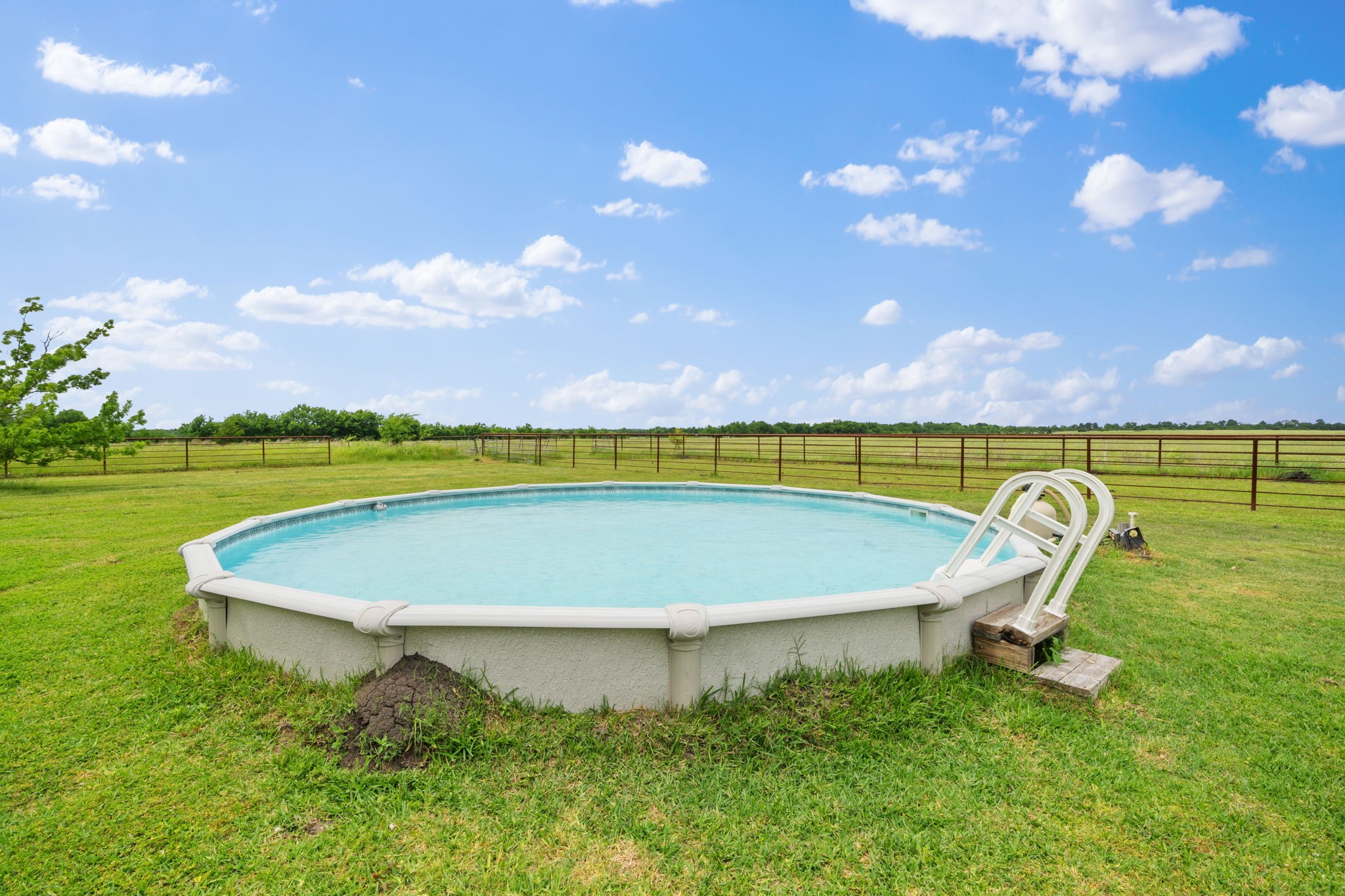 404 Fm 1566 W Wolfe City TX 75496