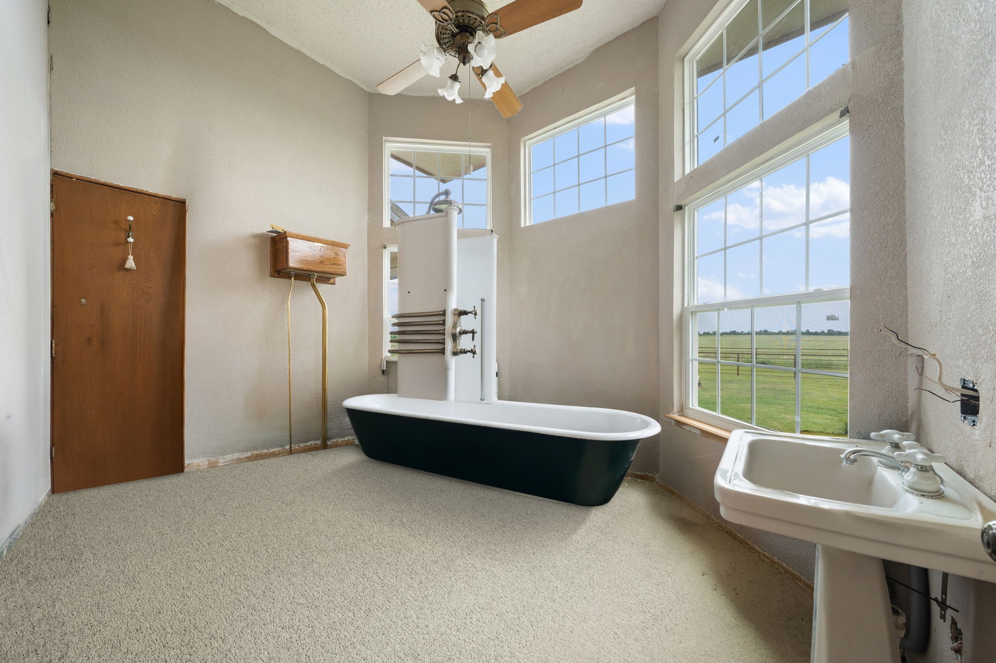 404 Fm 1566 W Wolfe City TX 75496