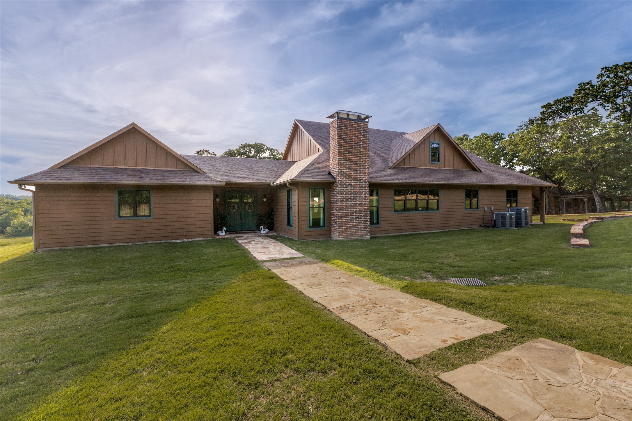 1955 County Road 2980 Windom TX 75492
