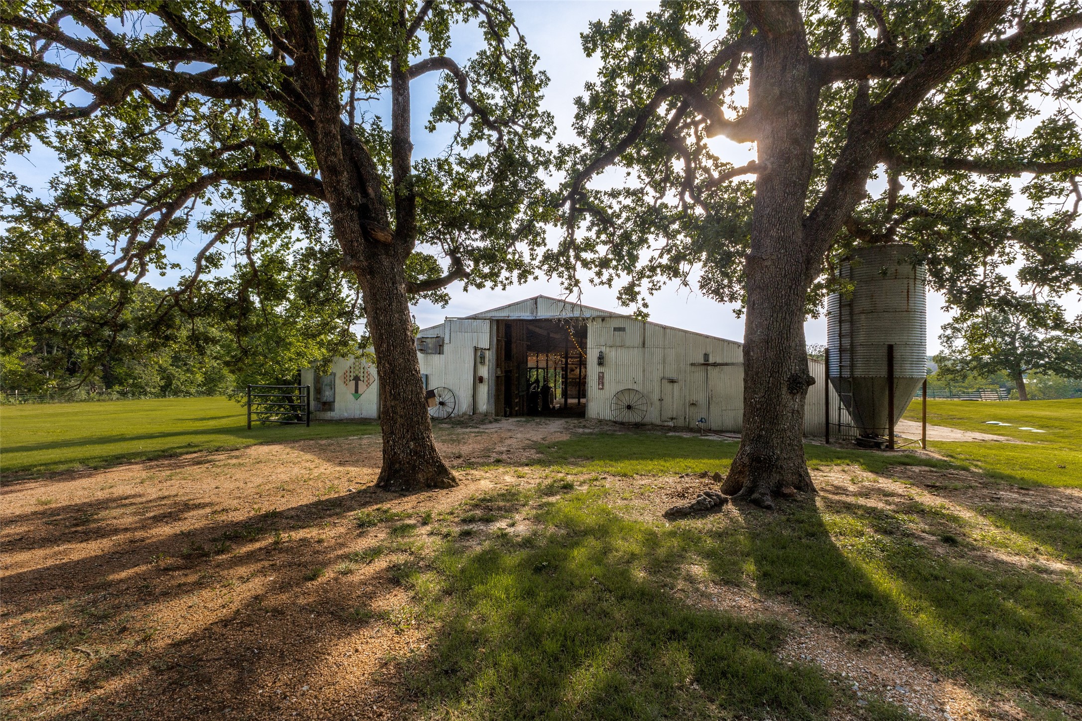 1955 County Road 2980 Windom TX 75492