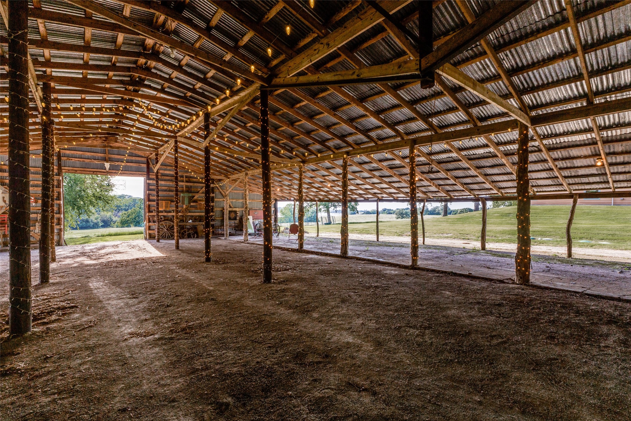 1955 County Road 2980 Windom TX 75492